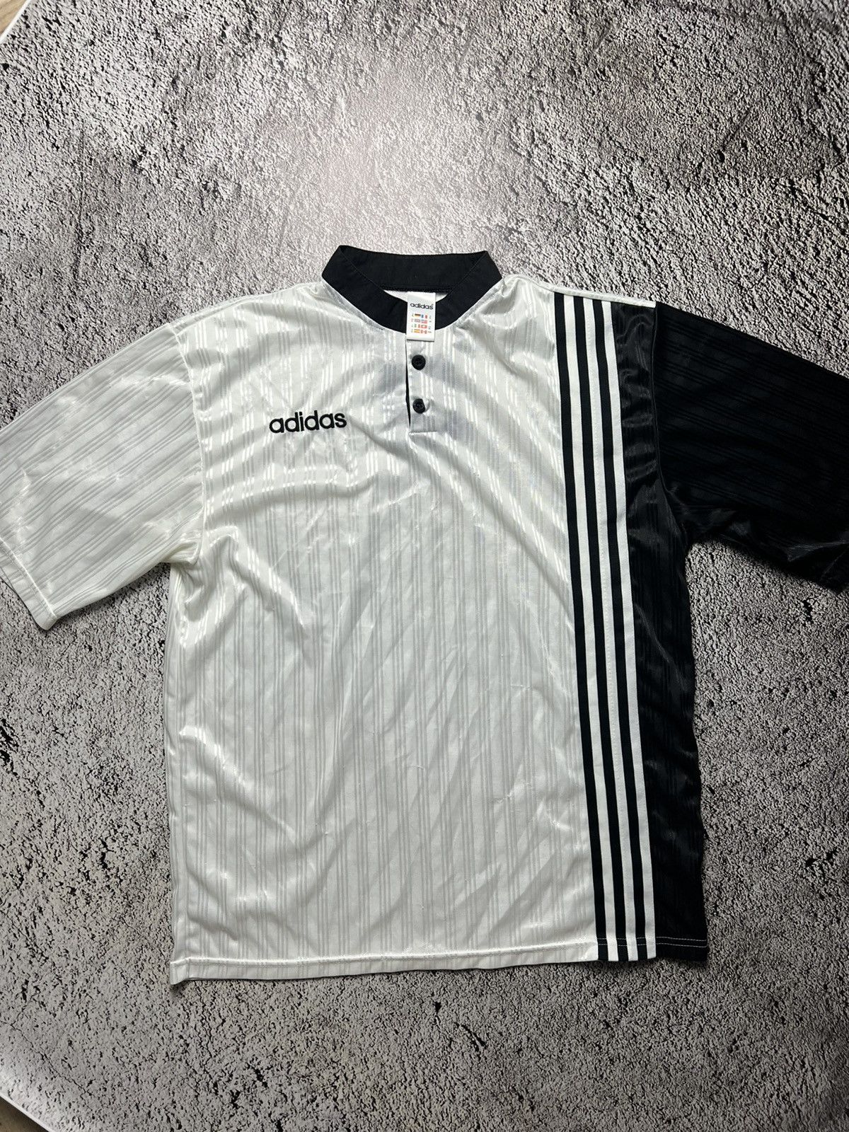 Adidas VTG 90’s adidas originals vintage jersey t shirt template Size US XL / EU 56 / 4 - 1 Thumbnail