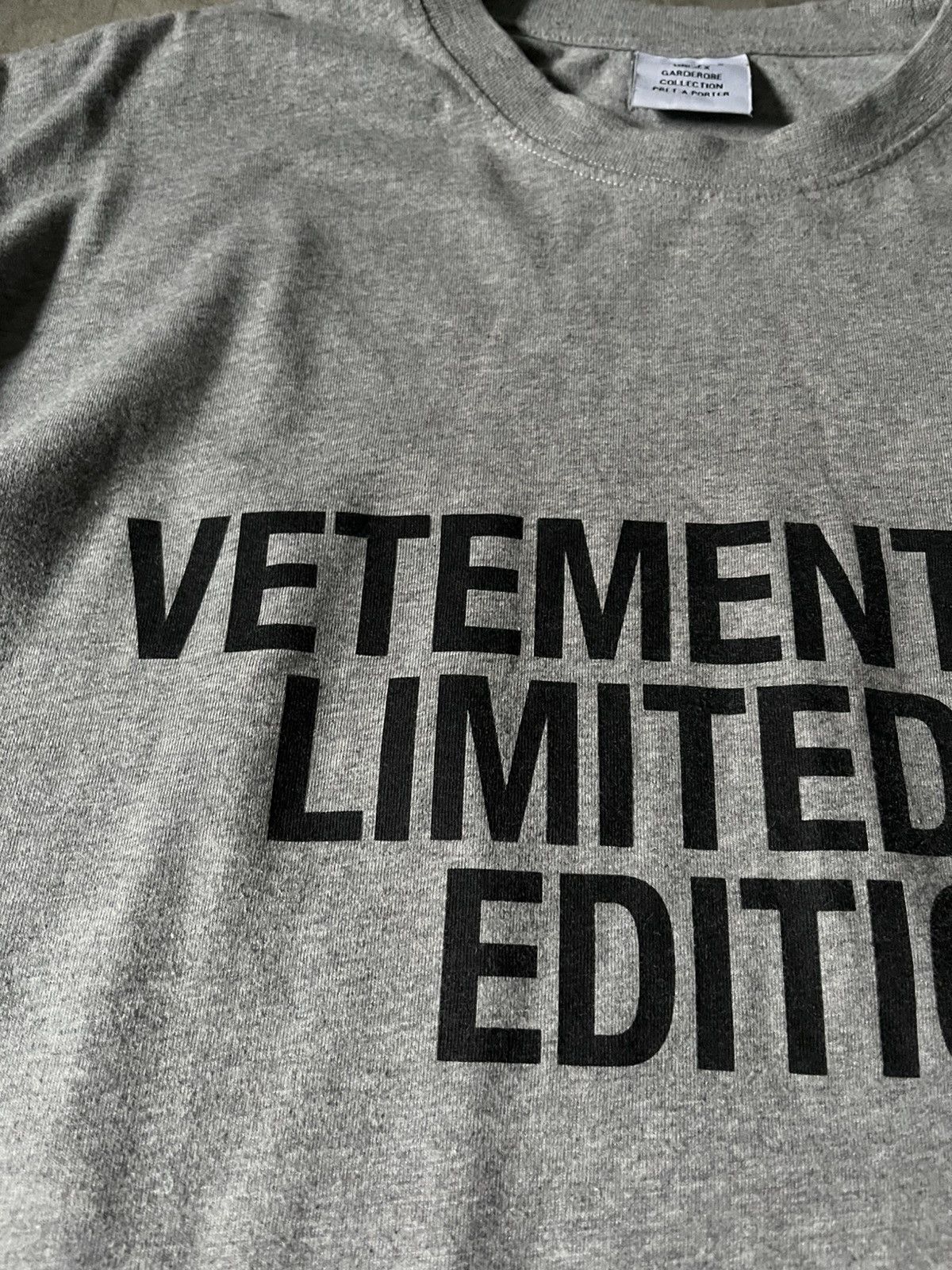 Vetements Vetements Limited Edition grey T-shirt Size US XL / EU 56 / 4 - 2 Thumbnail