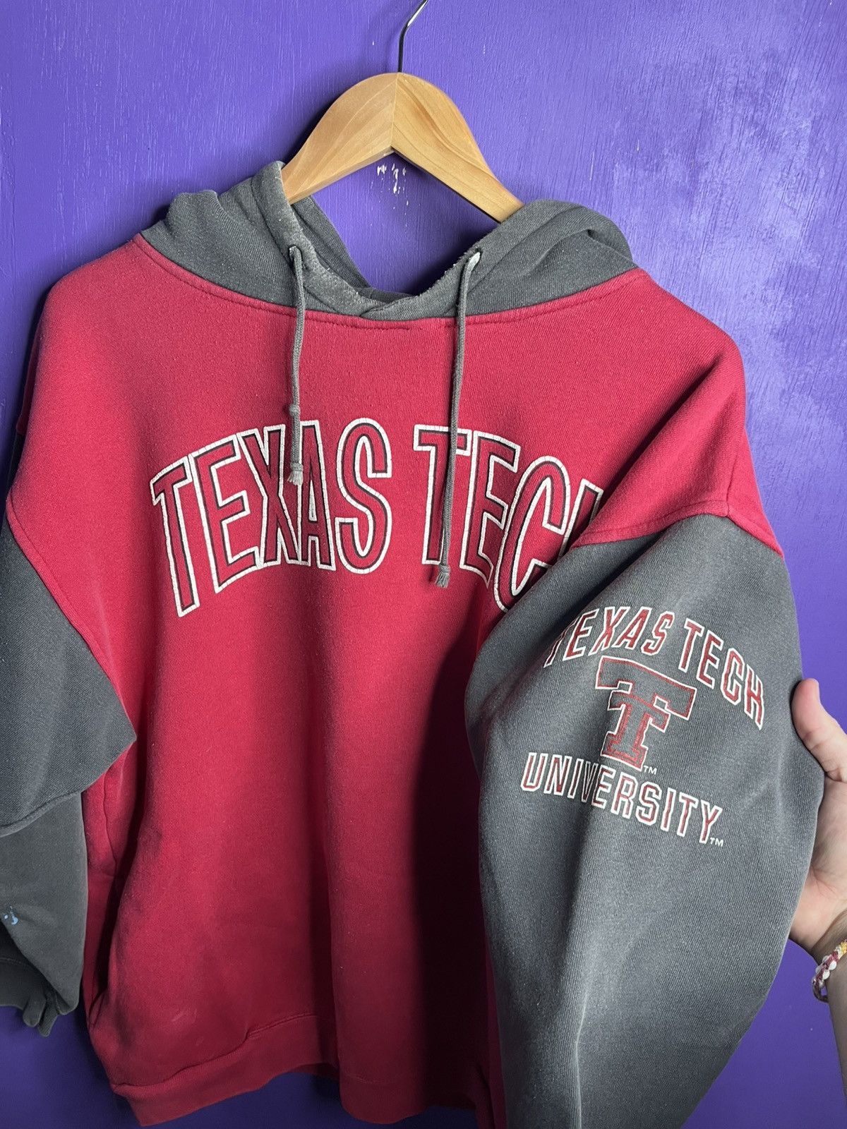 Vintage Vintage 90s Texas tech two tone faded hoodie Size US L / EU 52-54 / 3 - 3 Thumbnail
