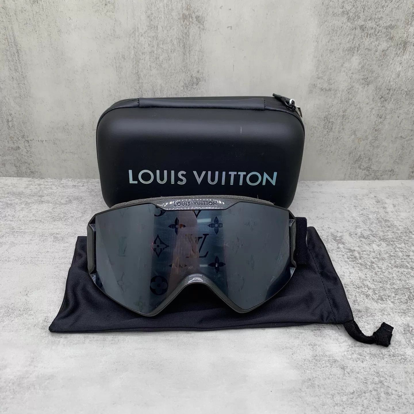Louis Vuitton LV New Black Monogram Print Windproof Ski Goggles Size ONE SIZE - 1 Thumbnail