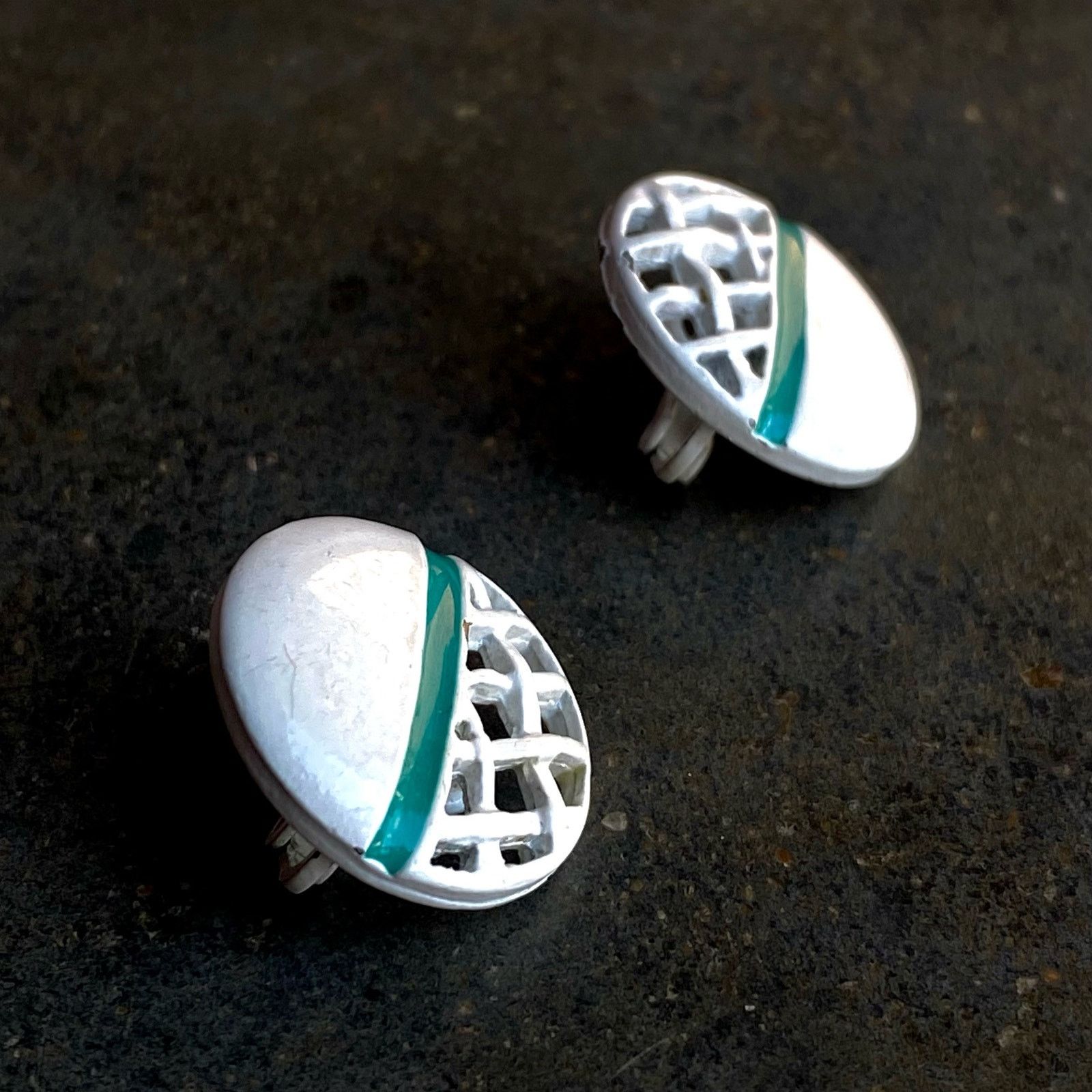 Vintage Vtg 80s 90s White Green Round Crosshatch Clip-on Earrings Size ONE SIZE - 3 Thumbnail