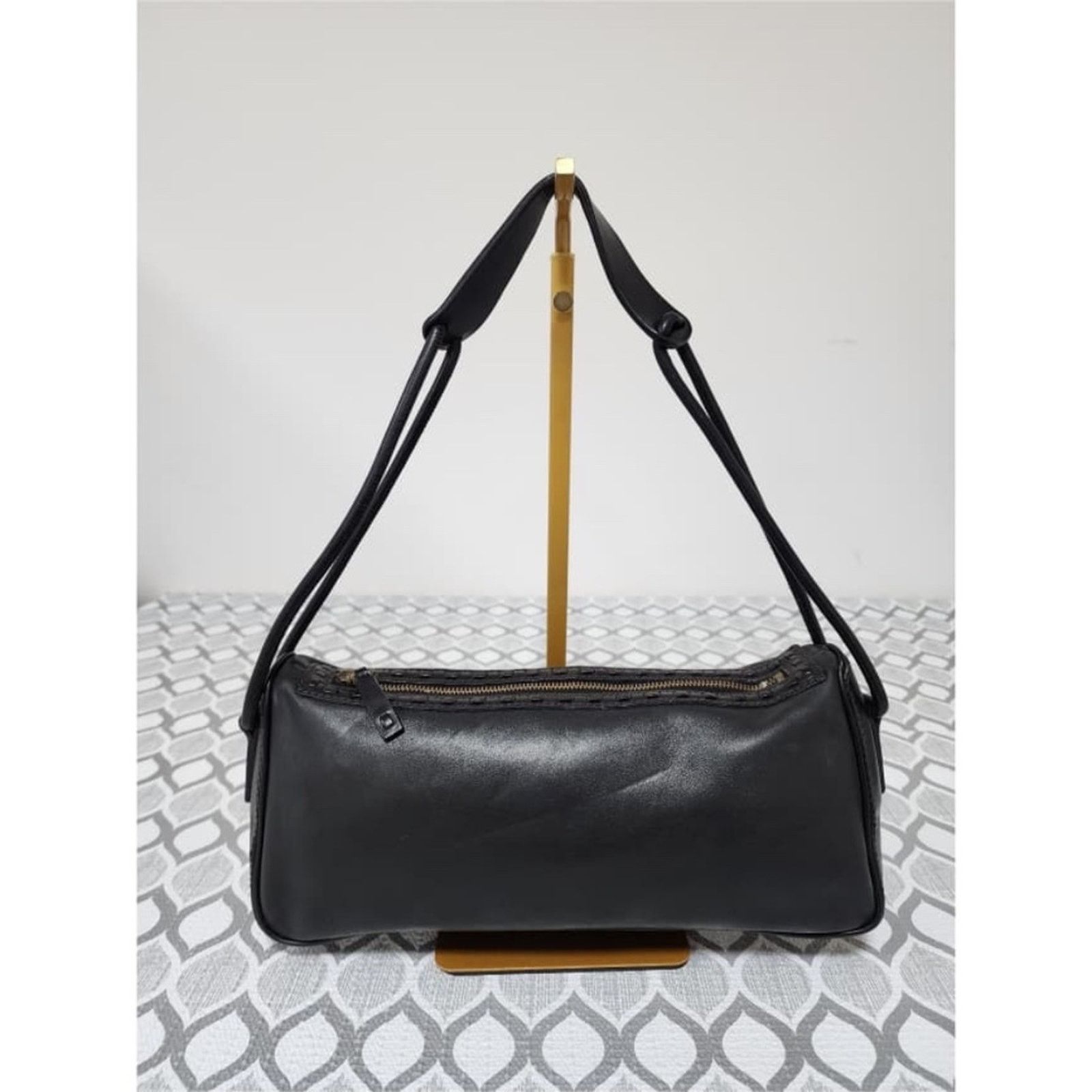 Gucci Authentic Gucci Vintage Leather Shoulder Bag Black Size ONE SIZE - 4 Thumbnail