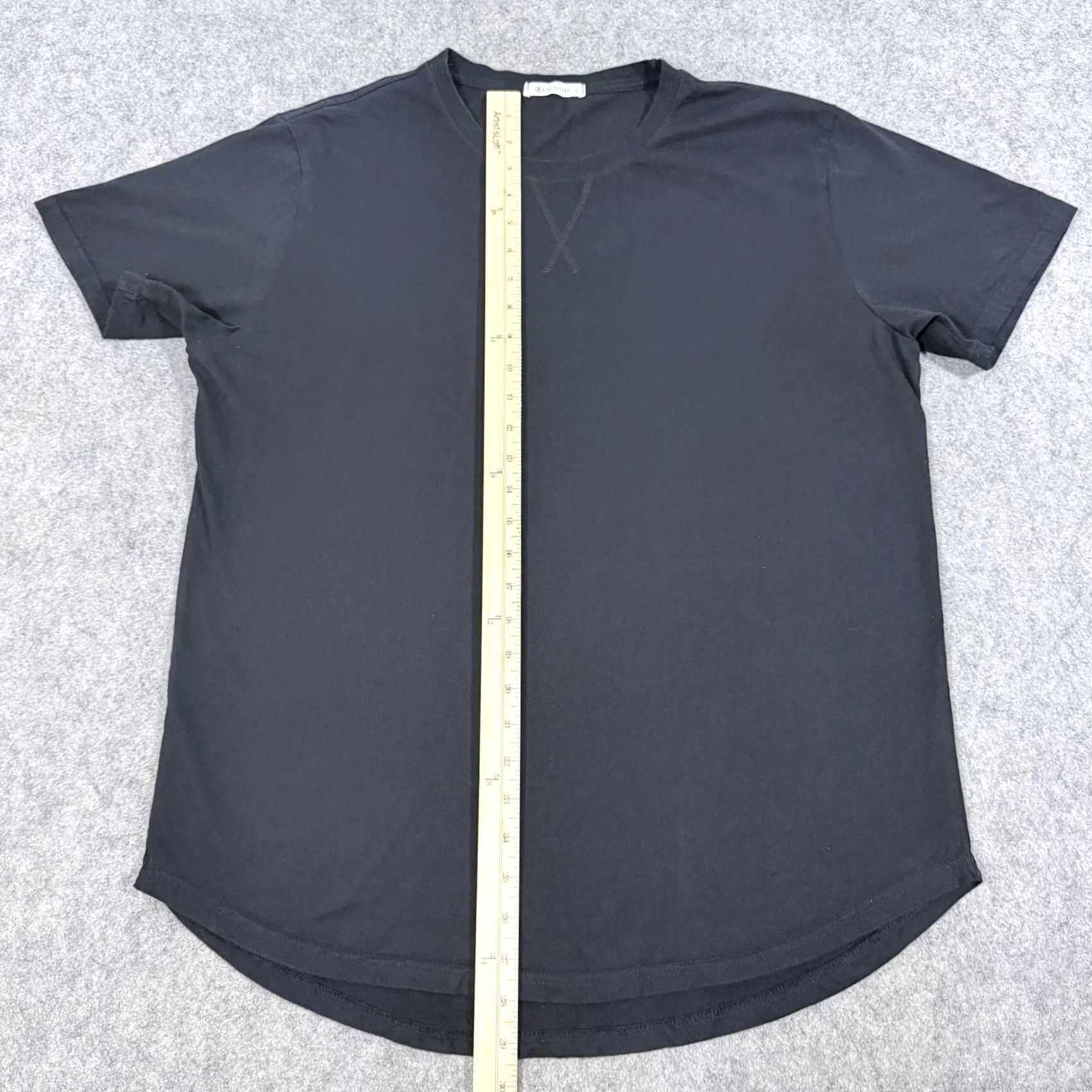 Vintage Kliegou T-Shirt Men's L Black Casual Crew-Neck Short Sleeve Pullover Size L Regular Fit Front Length 28 in Chest 45.5 in Graphic? No Pattern Solid Size US L / EU 52-54 / 3 - 5 Thumbnail