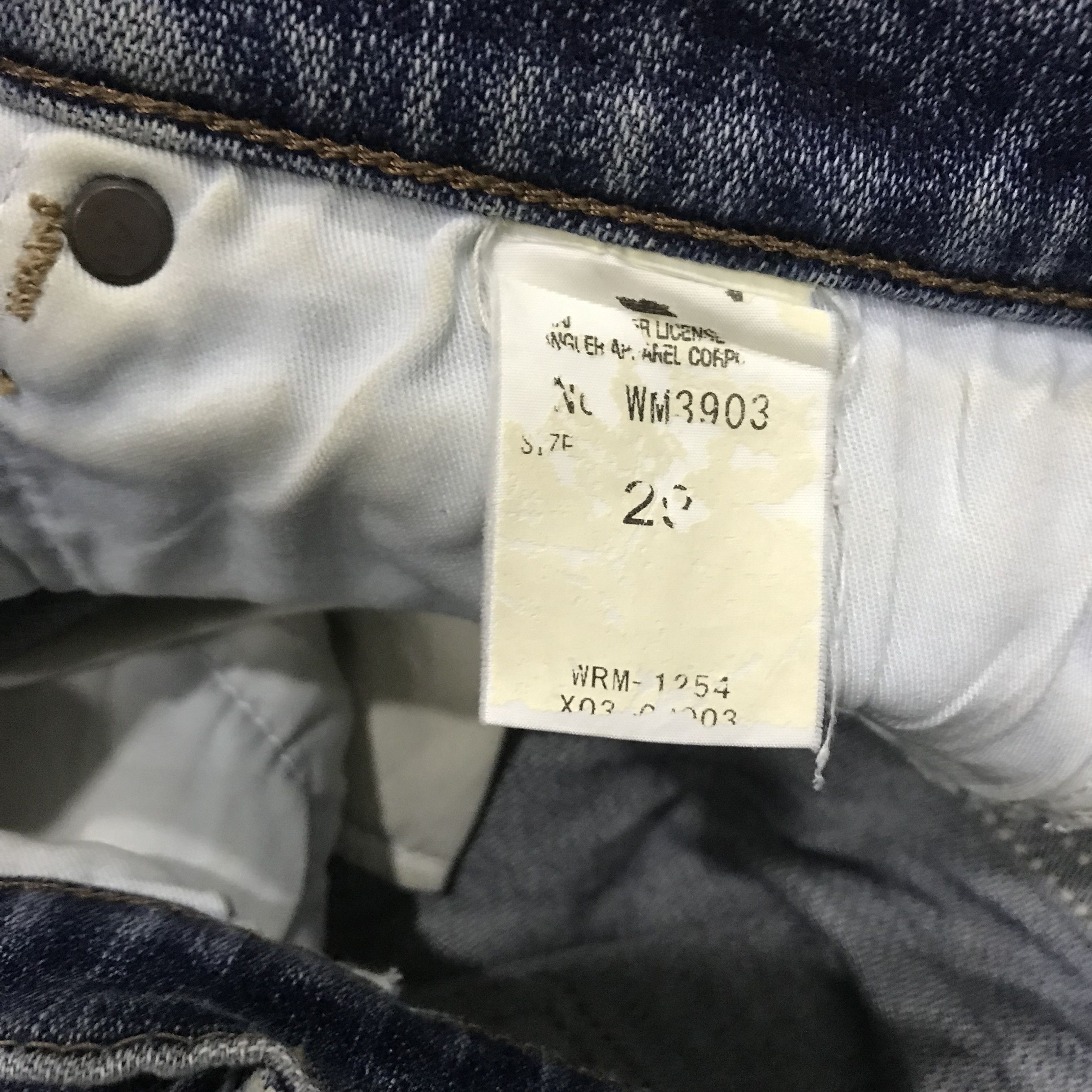 Wrangler Vintage Wrangler 2000s Fade Distressed Look Straight Leg Size US 29 - 11 Thumbnail