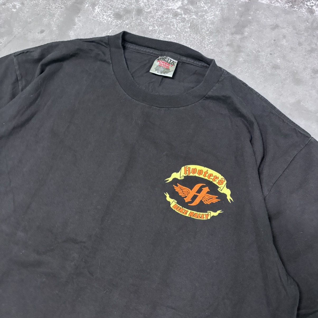 Vintage Vintage 90s Baggy fit Hooters bike rally t shirt Size US XL / EU 56 / 4 - 3 Thumbnail