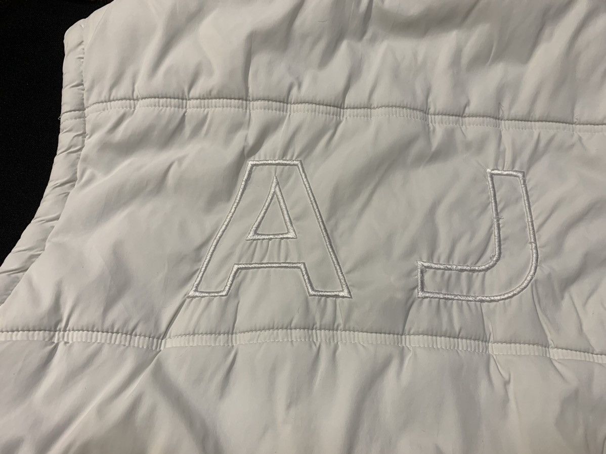 Armani × Giorgio Armani Vintage Armani Jeans Vest Big Back Logo Size L White Size US L / EU 52-54 / 3 - 21 Thumbnail