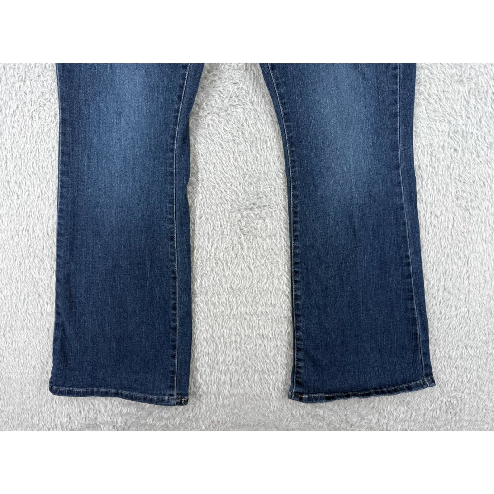 Levi's Levis Jeans Womens 32 Blue Denim Boot Cut Mid Rise Cotton Blend 31x28 Size 24" / US 00 / IT 34 - 2 Thumbnail