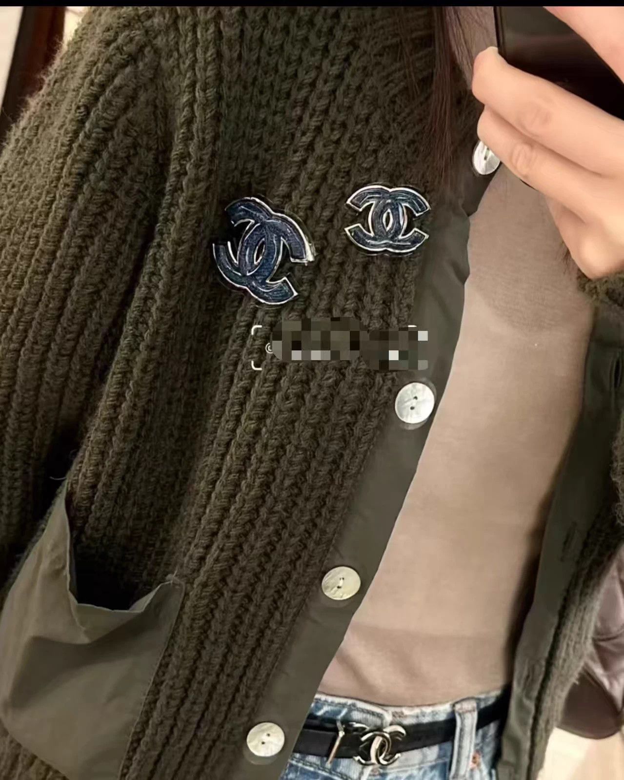Chanel Chanel Denim Brooch Small 98% New For Sale AE928 Size ONE SIZE - 9 Thumbnail