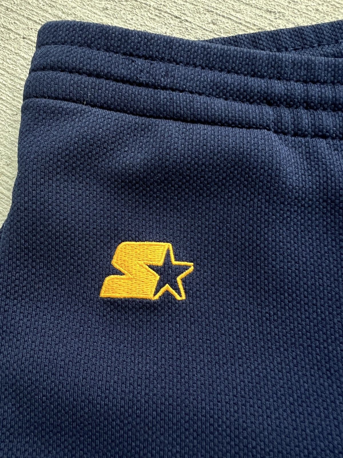 Starter × Vintage Vintage 90s Michigan Wolverines Starter Shorts Size US 36 / EU 52 - 3 Thumbnail