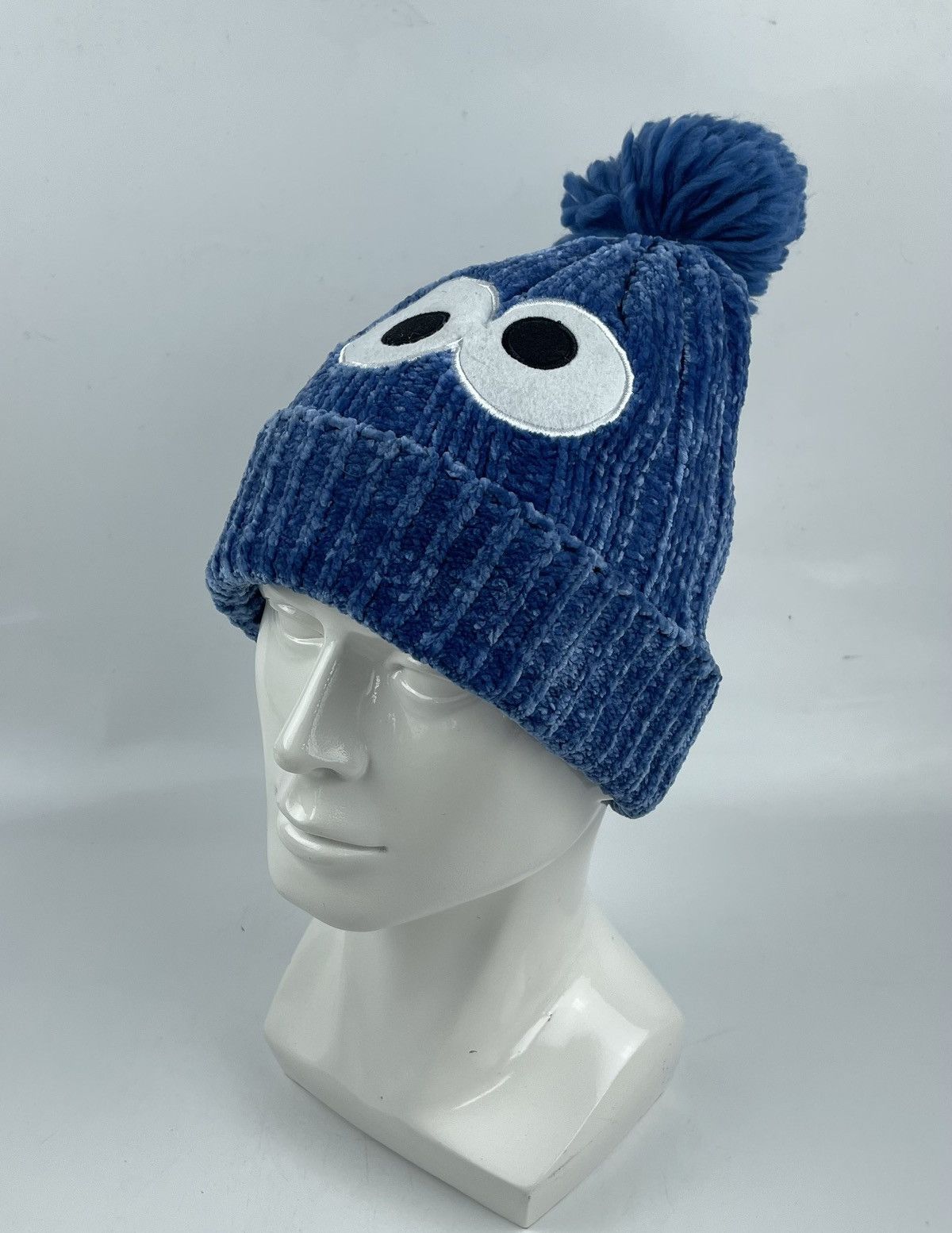 image of Universal Studios x Winter Session Big Elmo Eye Beanie Hat Snow Cap Tc9, Men's