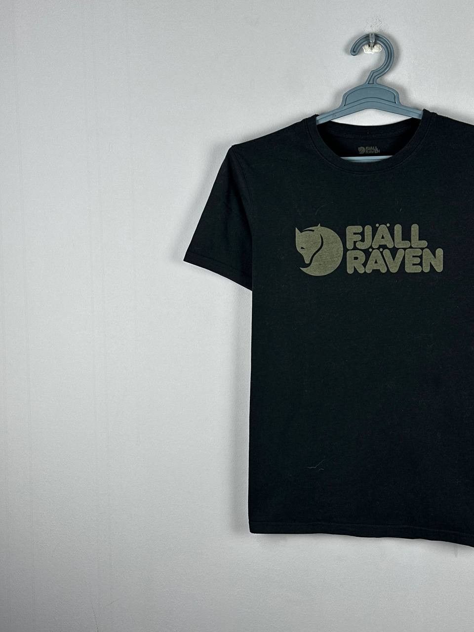 Fjallraven Fjallraven Outdoor Big Logo Balck T Shirt Size US S / EU 44-46 / 1 - 2 Thumbnail