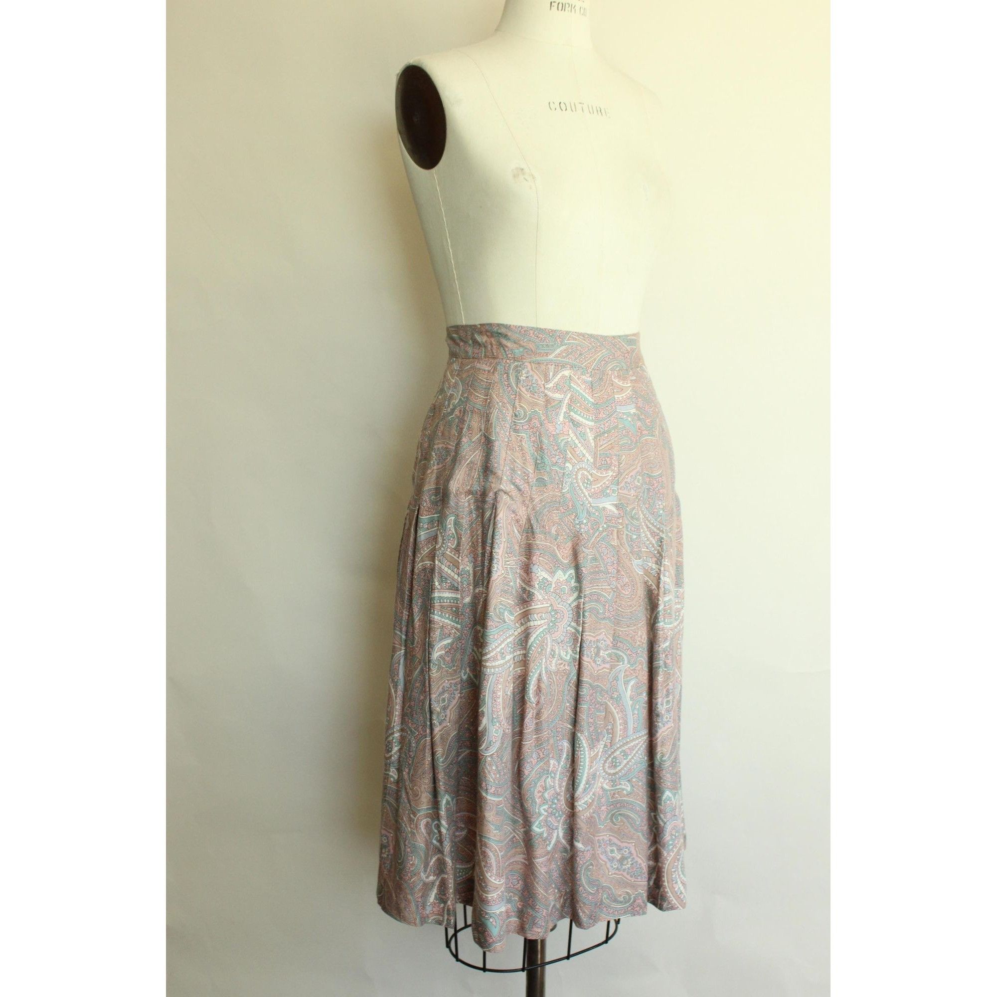 Vintage Vintage 1990s Skirt, SK & Company Pleated Rayon Pink, and Te Size 30" / US 8 / IT 44 - 5 Thumbnail