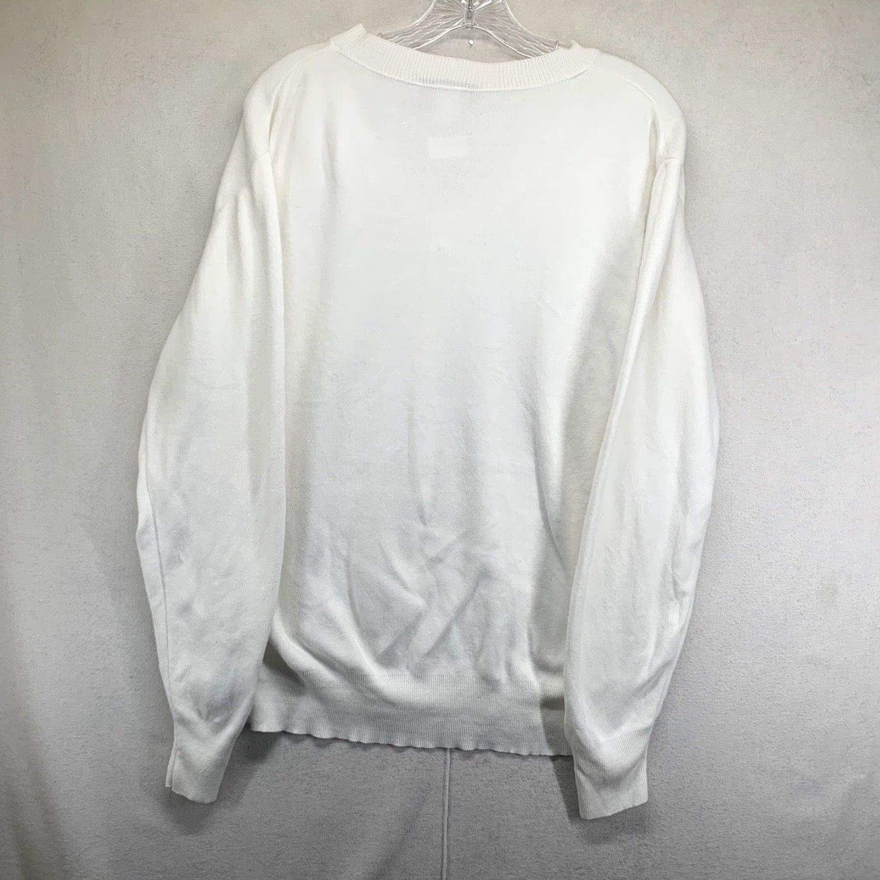 Vintage VINTAGE Andrew Rohan Sweatshirt Unisex Adults Medium White 80s 90s Cross Embroidered Pullover Knit Cotton Size US M / EU 48-50 / 2 - 3 Thumbnail