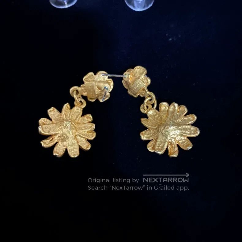 Kenzo kenzo Vintage Pearl Daisy Earrings Size ONE SIZE - 4 Thumbnail