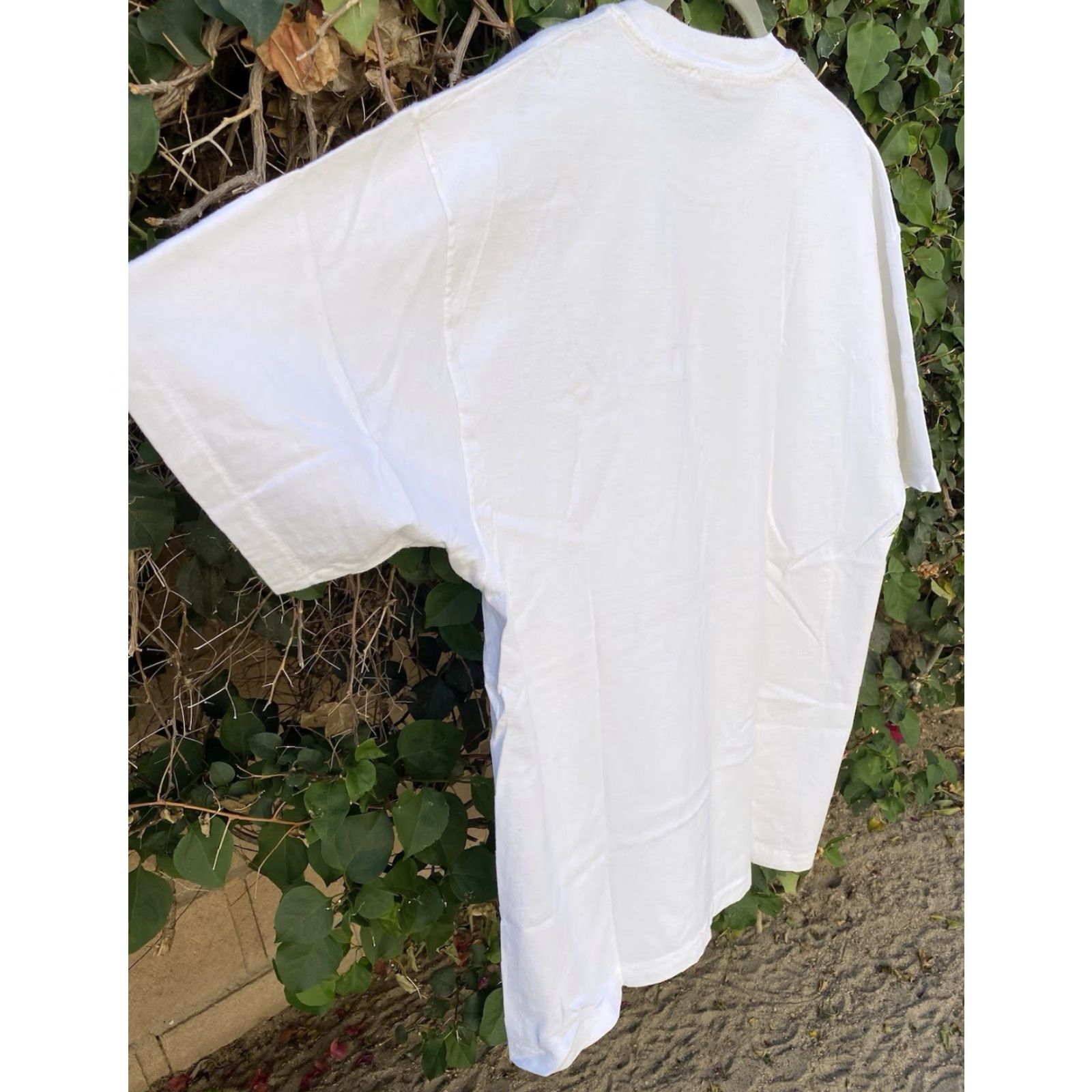 Hanes VINTAGE Hanes I Slept in Firestone Fieldhouse Pepperdine University T Shirt XL Men White 1990-1999 University California 1993 Mens Shirt Graphic Print Size US XL / EU 56 / 4 - 6 Thumbnail