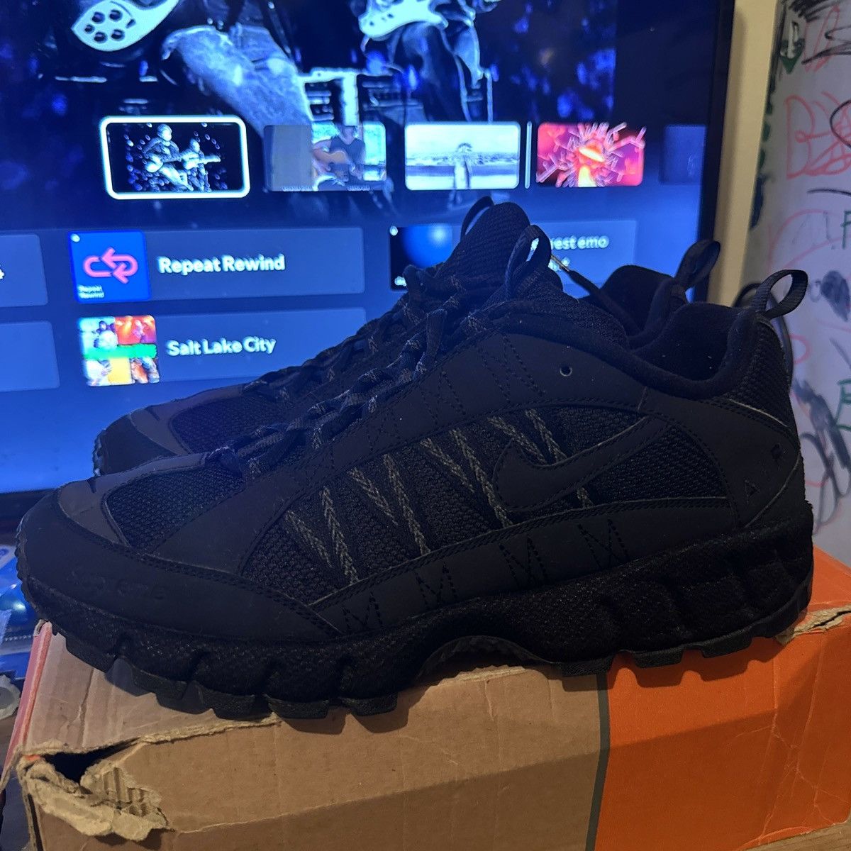 Nike × Supreme Nike Supreme Humara Black 10.5 Size US 10.5 / EU 43-44 - 2 Thumbnail