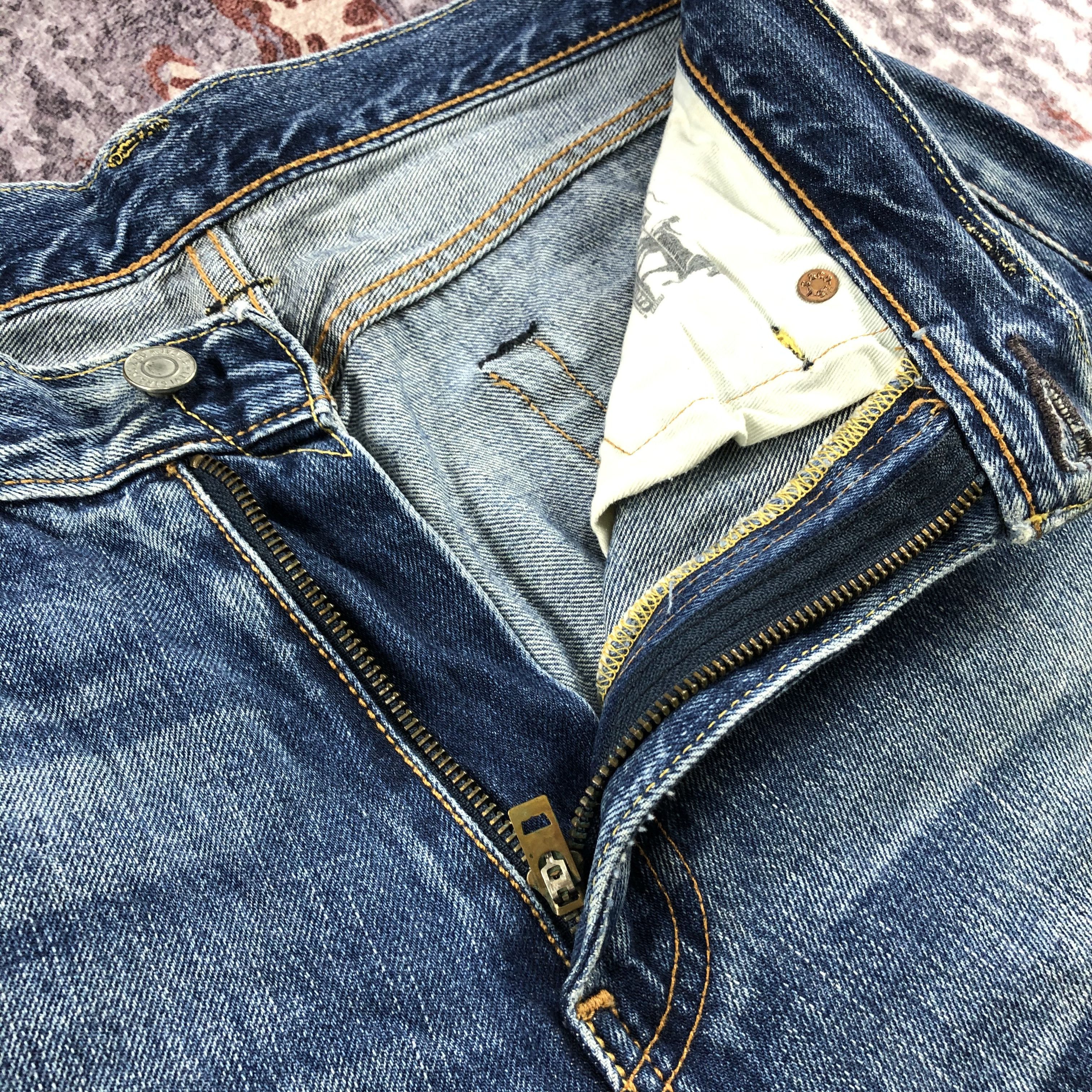 Levi's × Vintage Vintage Blue Wash Levis 505 Jeans-JM2210 Size US 35 - 11 Thumbnail