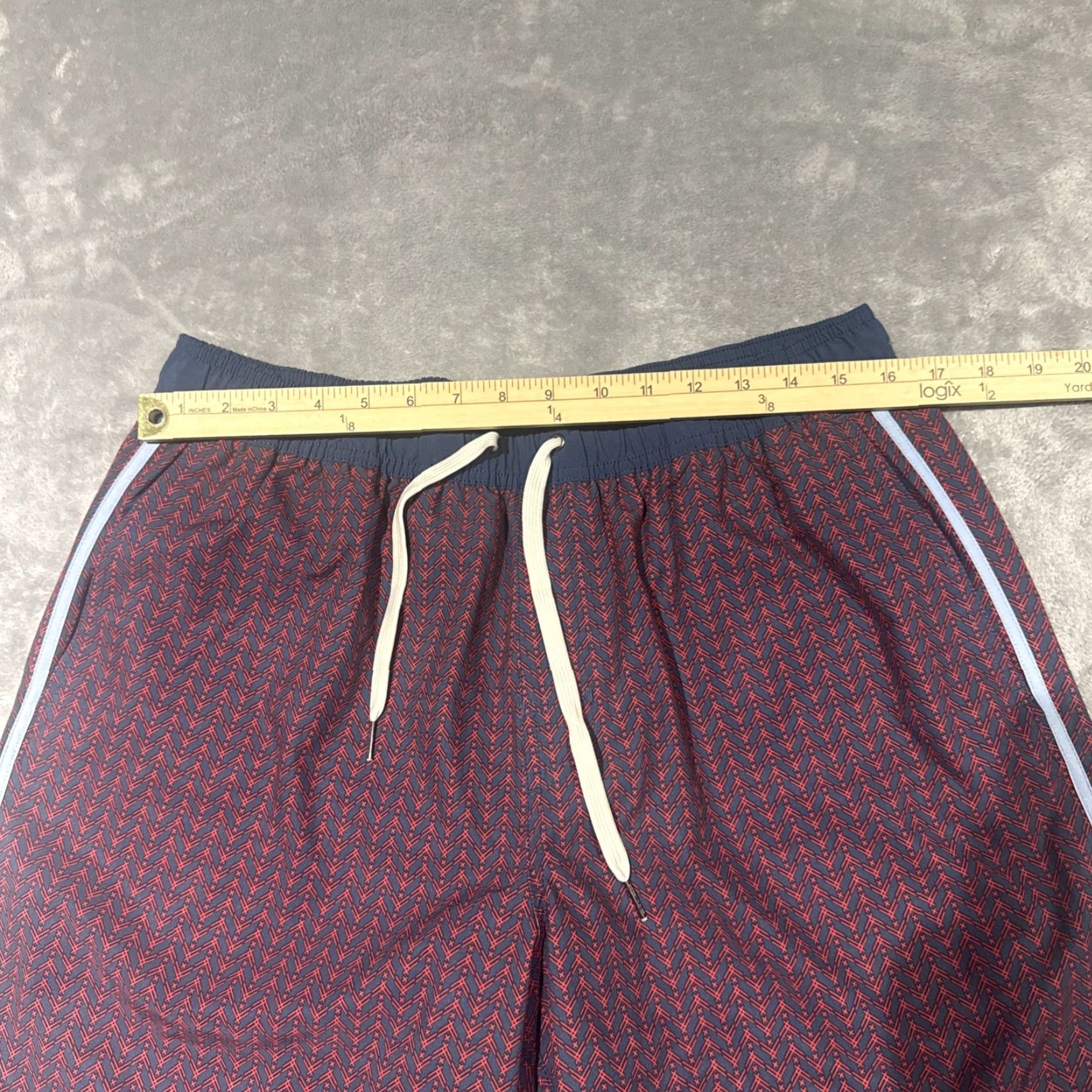Vintage Fair Harbor Bottoms Mens XL Blue Geometric Drawstring Lined Board Shorts Quick Dry Back Pocket Size US 36 / EU 52 - 3 Thumbnail