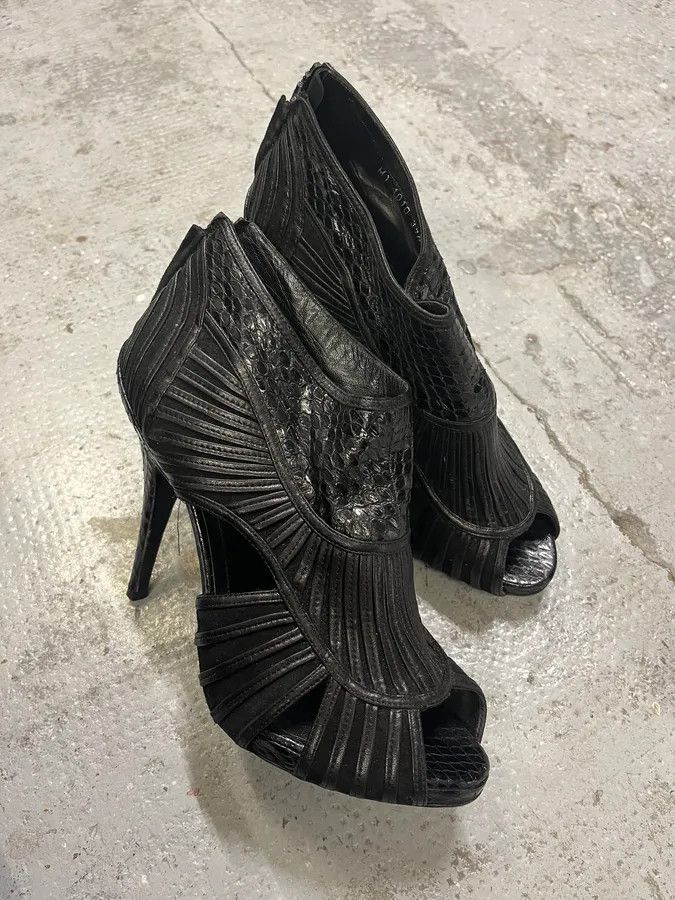 Dior Christian Dior Black Python Leather Heels Size US 8.5 / IT 38.5 - 1 Thumbnail