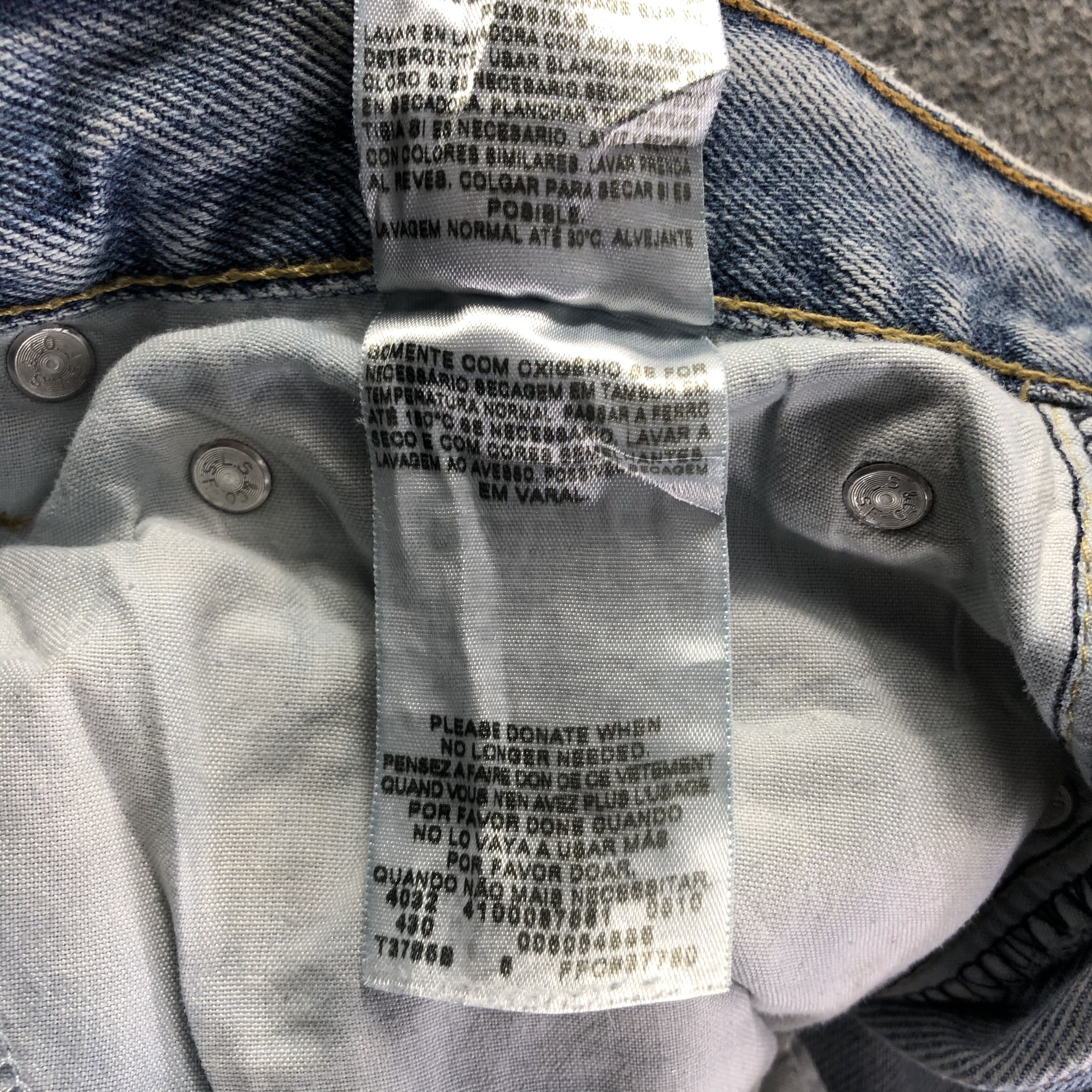 Levi's Vintage Light Wash Levis 505 Jeans-J4222 Size US 35 - 12 Thumbnail