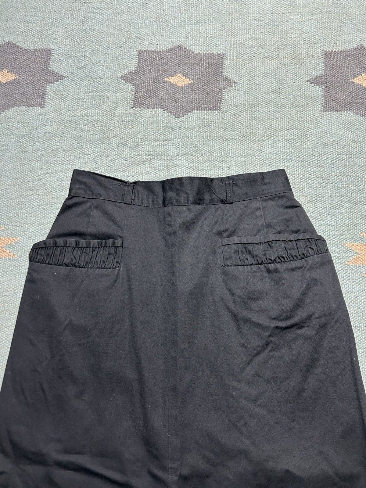 Vintage Vtg 1950s black gabardine skirt ruffled pockets western 24” Size 24" / US 00 / IT 34 - 4 Thumbnail