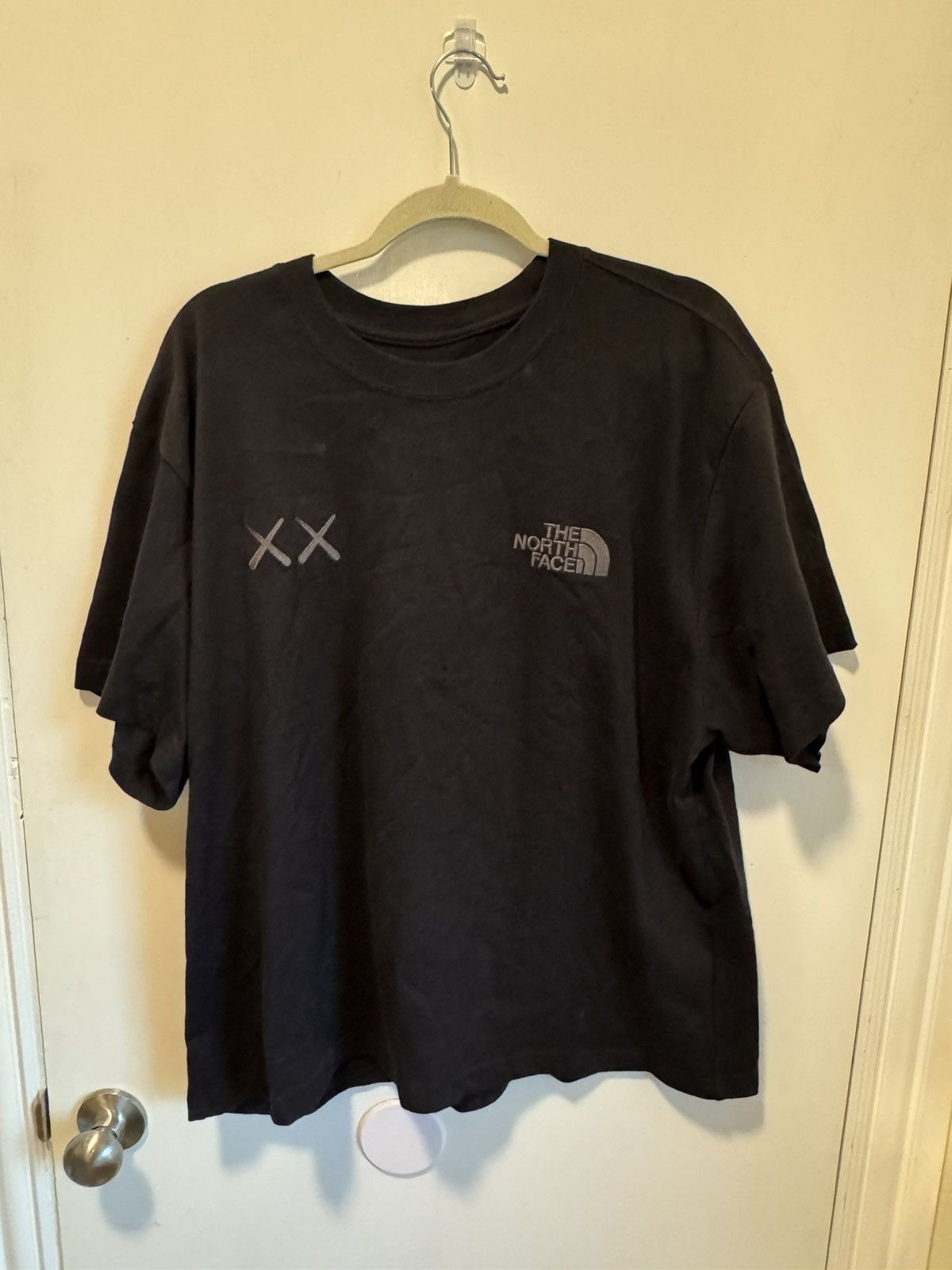 Kaws × The North Face Kaws North face tee Size US XL / EU 56 / 4 - 1 Thumbnail