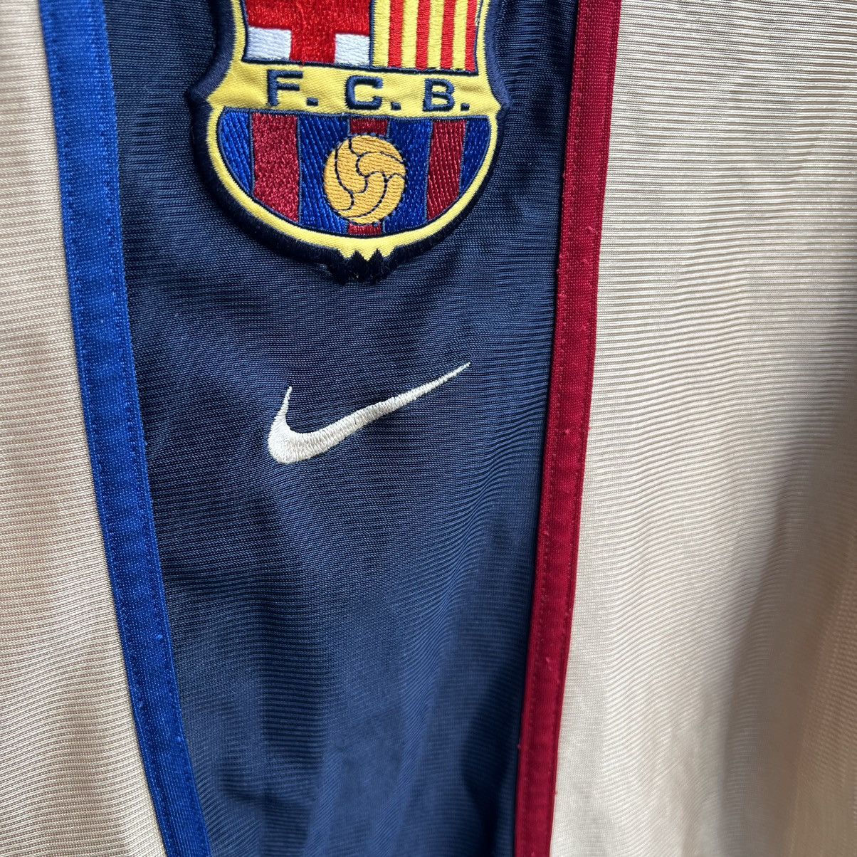 Other BARCELONA 2001 2002 FOOTBALL SHIRT SOCCER JERSEY NIKE Size US M / EU 48-50 / 2 - 4 Thumbnail