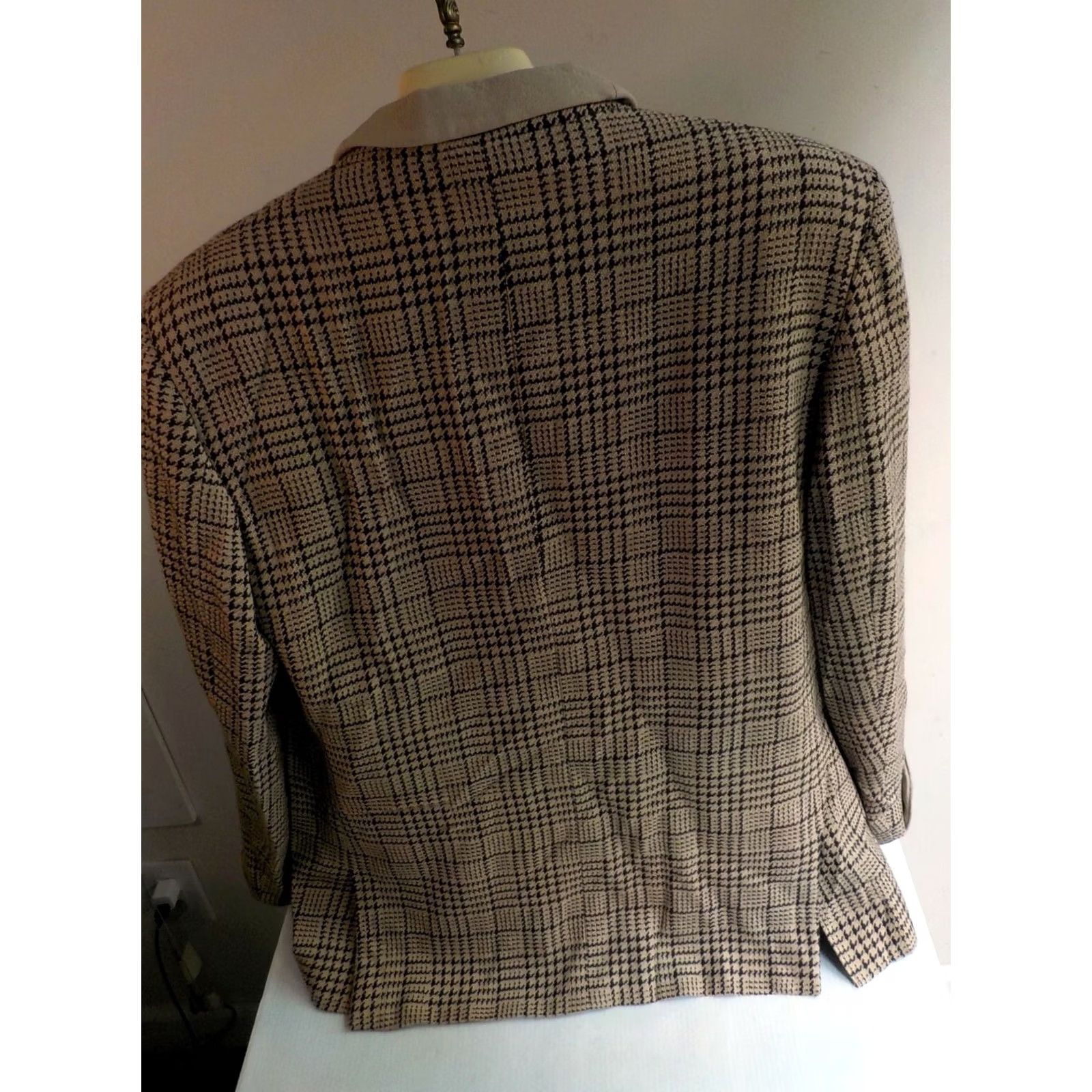 Giorgio Armani GIORGIO ARMANI Blazer Women Plaid 1 Button Shawl Collar 100% Wool Beige/Brown Size 48 Made in Italy Size XL / US 12-14 / IT 48-50 - 5 Thumbnail