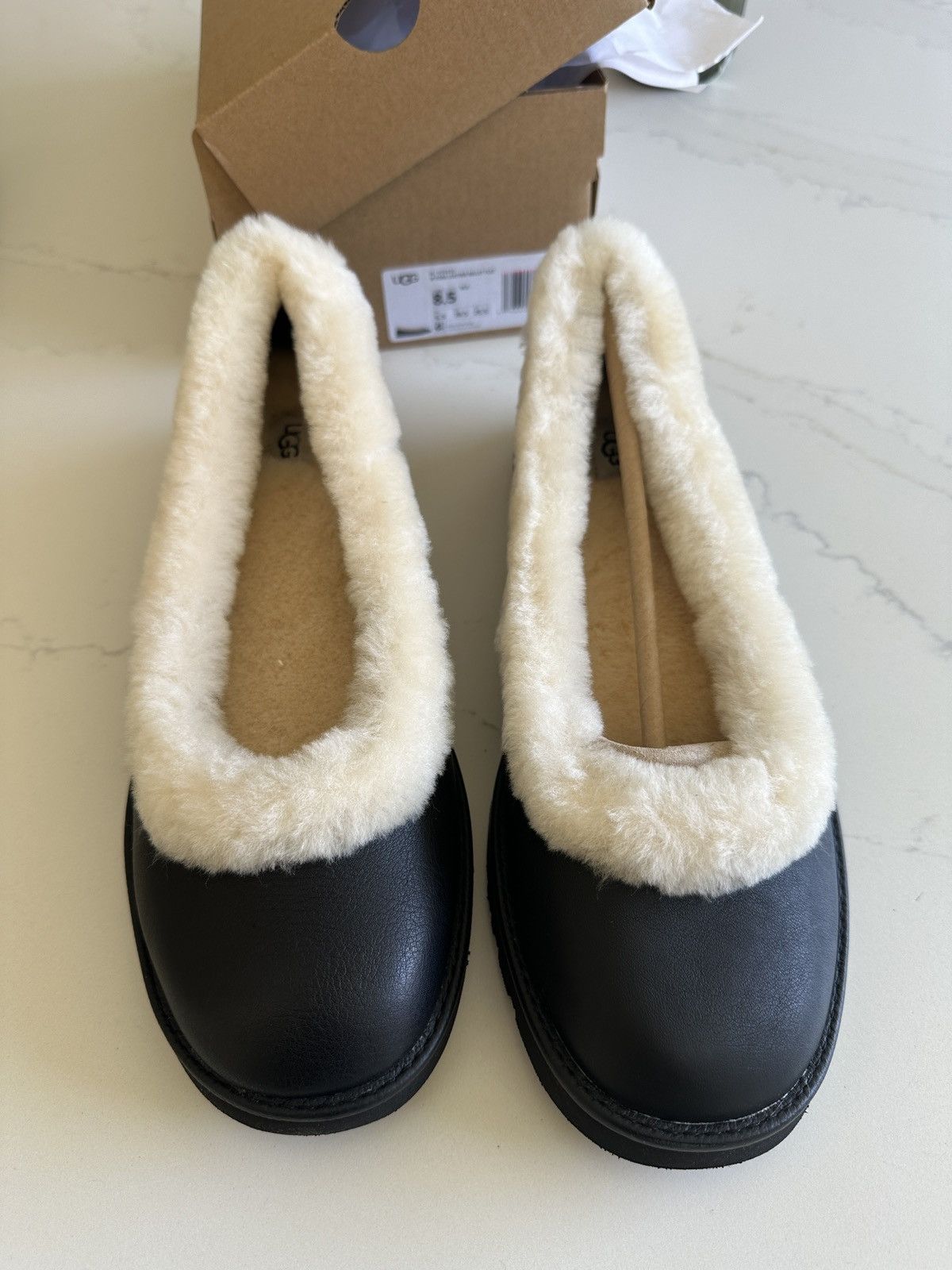 Ugg UGG Zora Leather Ballet Flat - 8.5 (Womens) Size US 8.5 / IT 38.5 - 3 Thumbnail