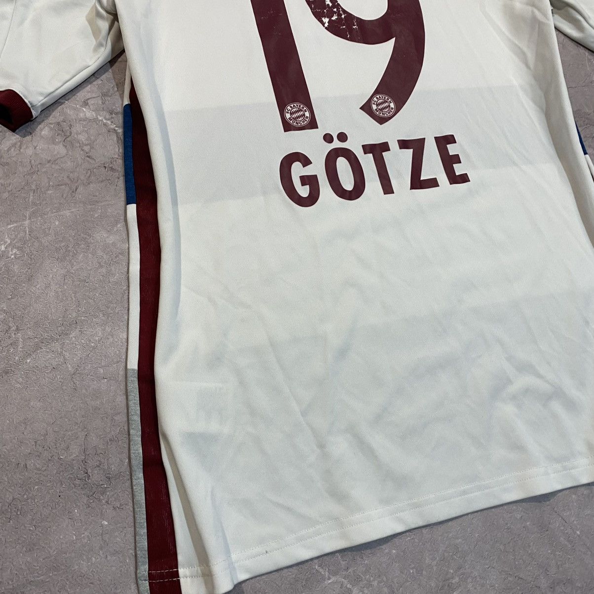 Vintage GOTZE ! VINTAGE ADIDAS BAYERN MUNICH TEE FIFA CHAMPIONS Size US M / EU 48-50 / 2 - 14 Thumbnail