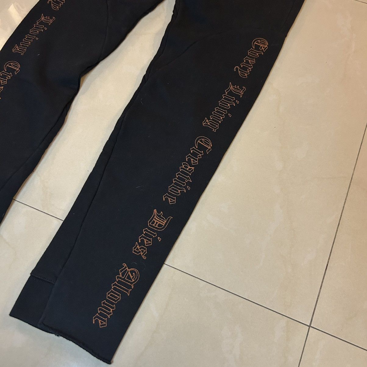 Off-White × Vlone Off White x Vlone Sweatpants Size US 31 - 2 Thumbnail