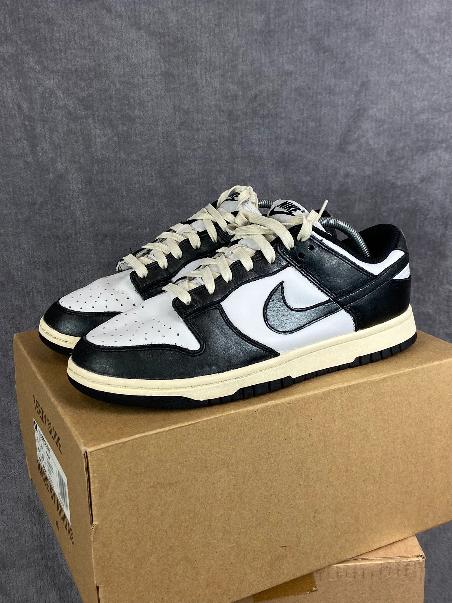 Nike Nike Dunk Low black and white sneakers classi Size US 7 / EU 40 - 1 Thumbnail