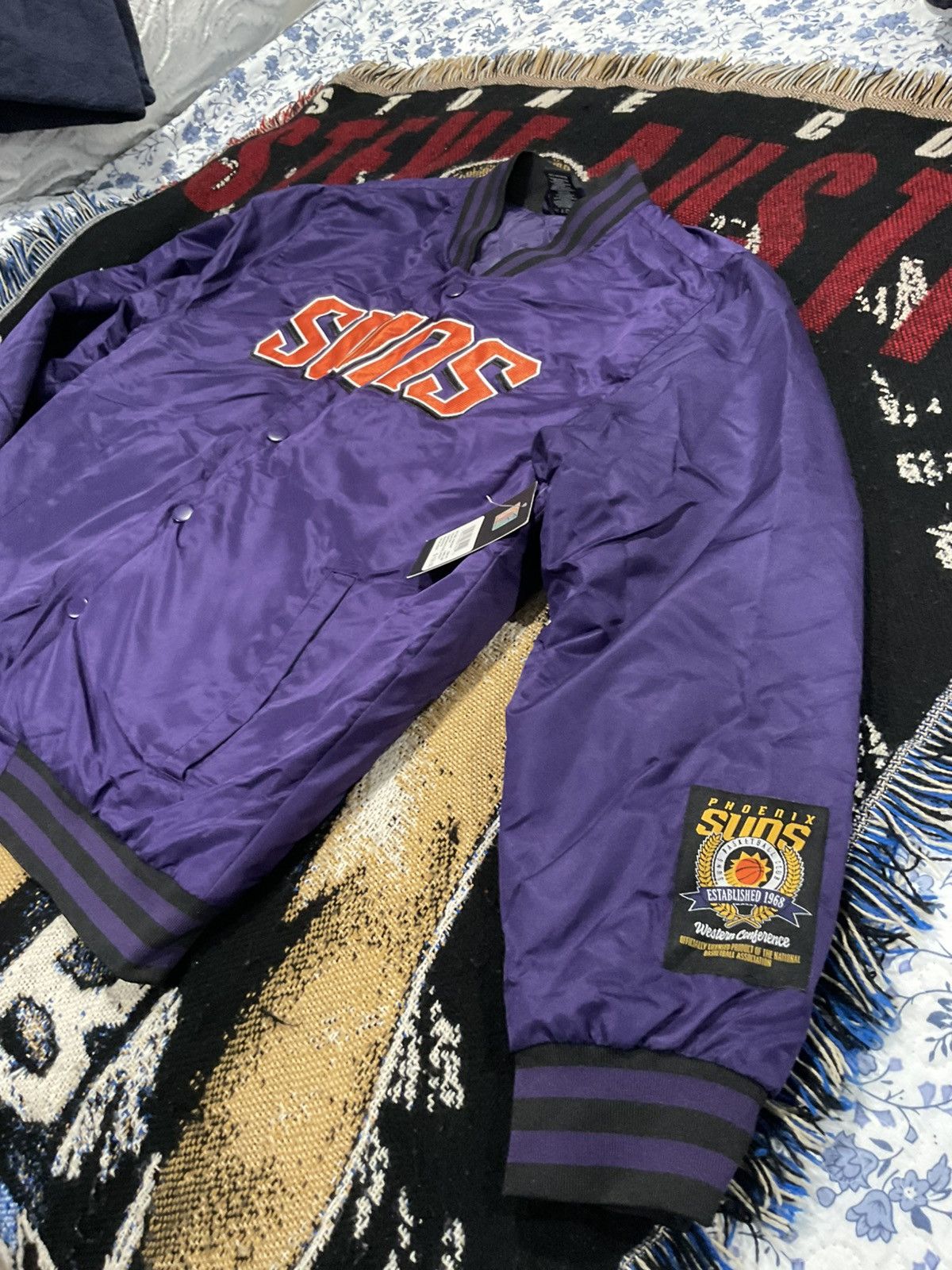 NBA NBA Phoenix Suns bomber jacket size large nwt Size US L / EU 52-54 / 3 - 2 Thumbnail