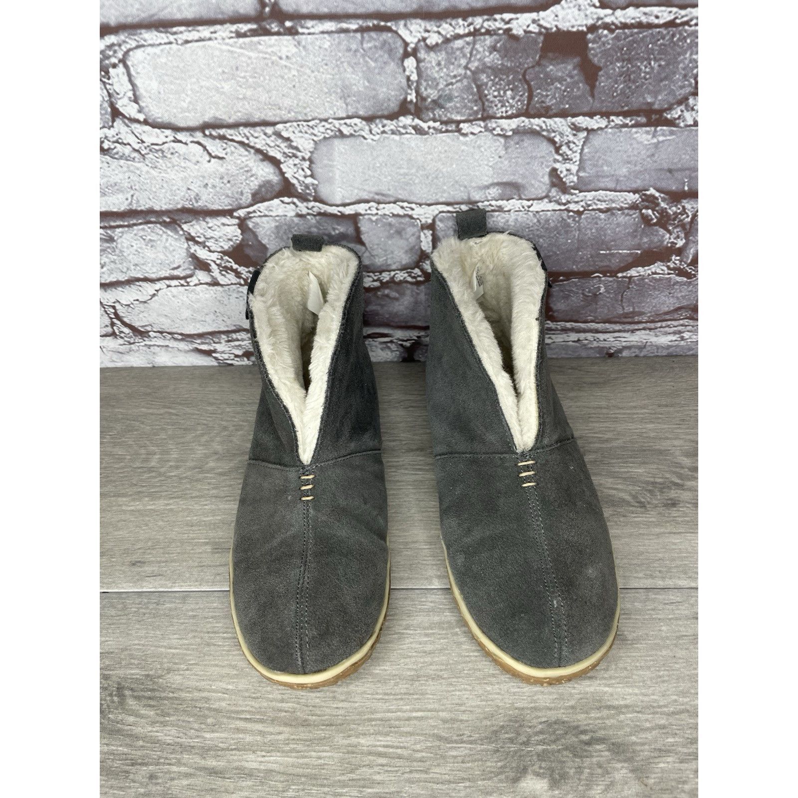 Minnetonka Minnetonka Tucson Gray Suede Southwestern Fur Lined Booties Size US 7 / IT 37 - 12 Thumbnail