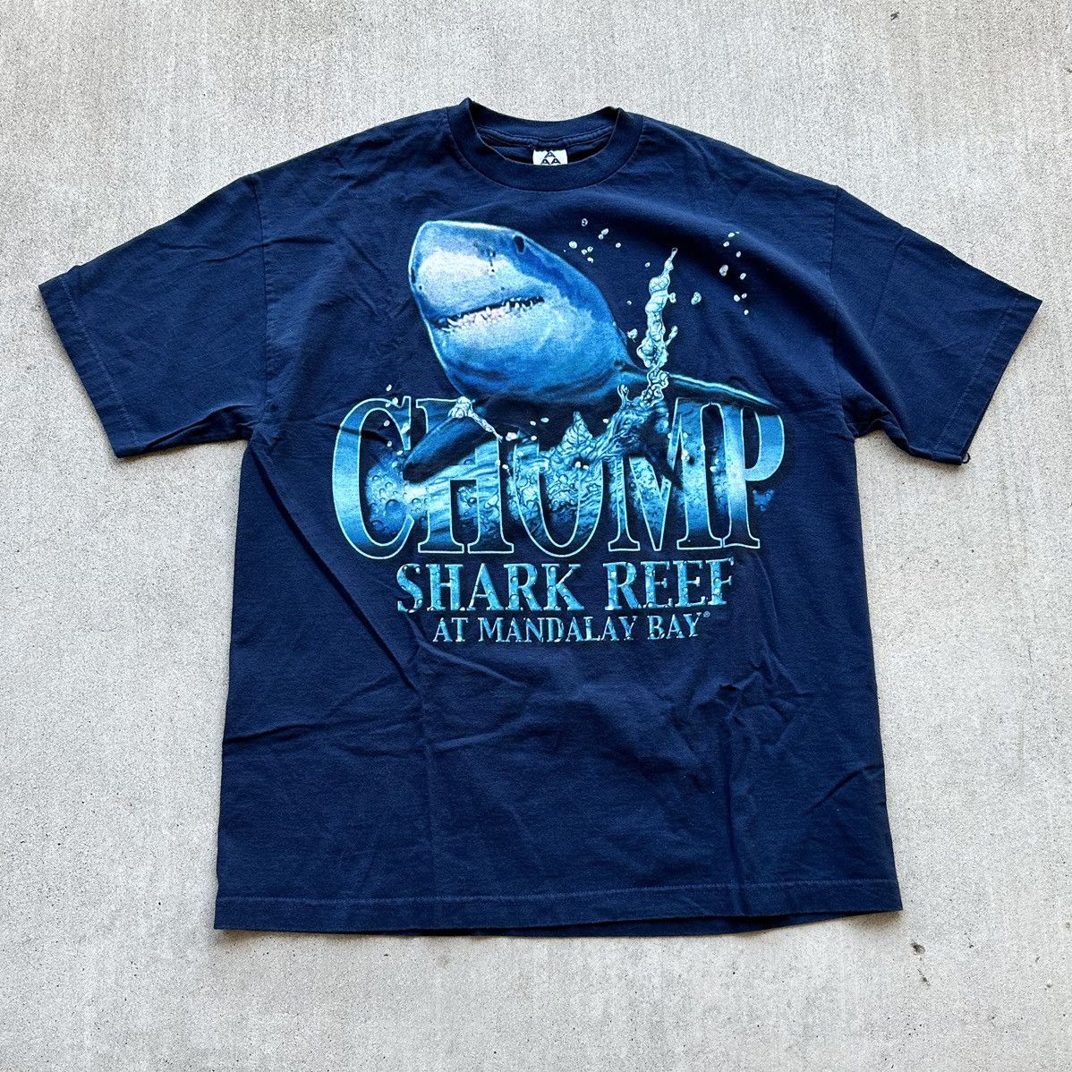 Vintage Vintage 90s Shark Reef T shirt Chomp Size XL blue Aquarium Size US XL / EU 56 / 4 - 1 Thumbnail