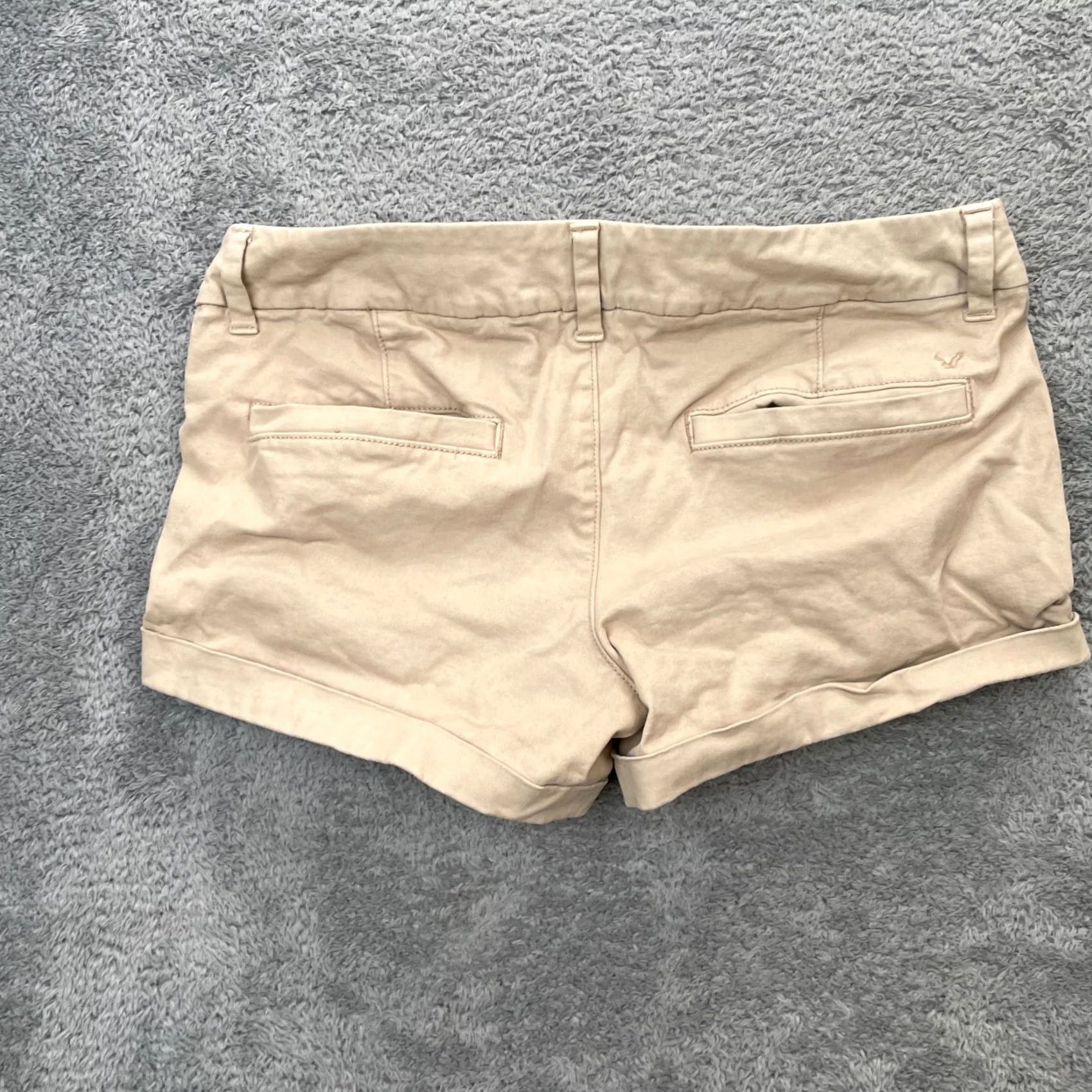 American Eagle Outfitters VINTAGE American Eagle Outfitters Shorts Womens 4 Beige Chino Cuffed Hem Cotton Stretch Size 27" / US 4 / IT 40 - 2 Thumbnail