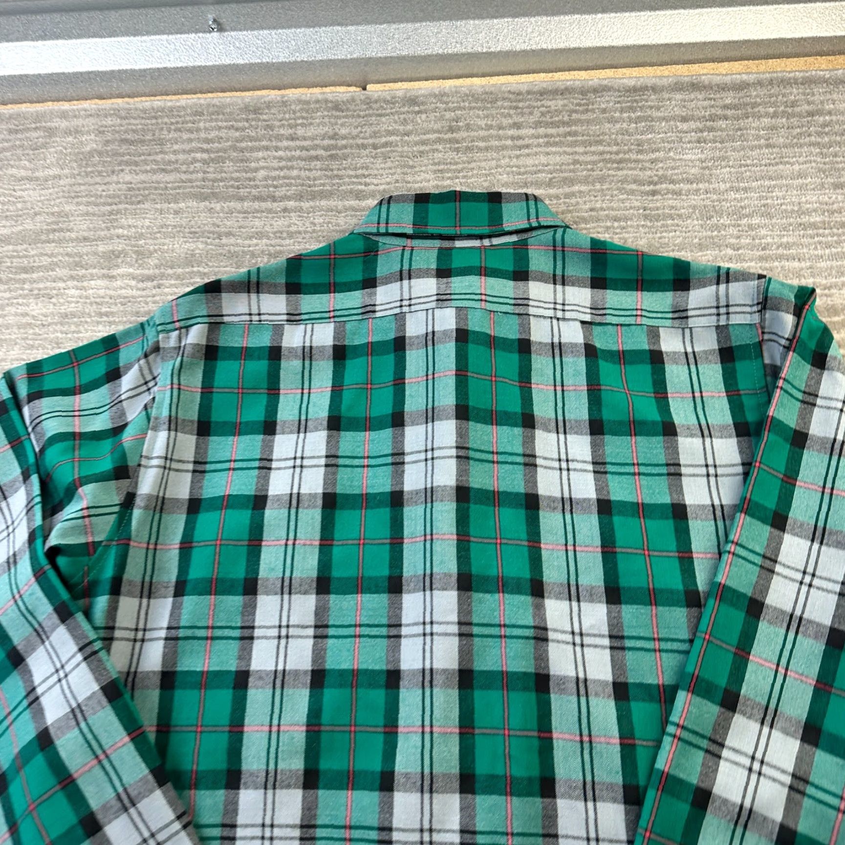 Pendleton VINTAGE Pendleton Shirt Mens Medium Green Wool USA Made Lightweight Flannel Size US M / EU 48-50 / 2 - 6 Thumbnail