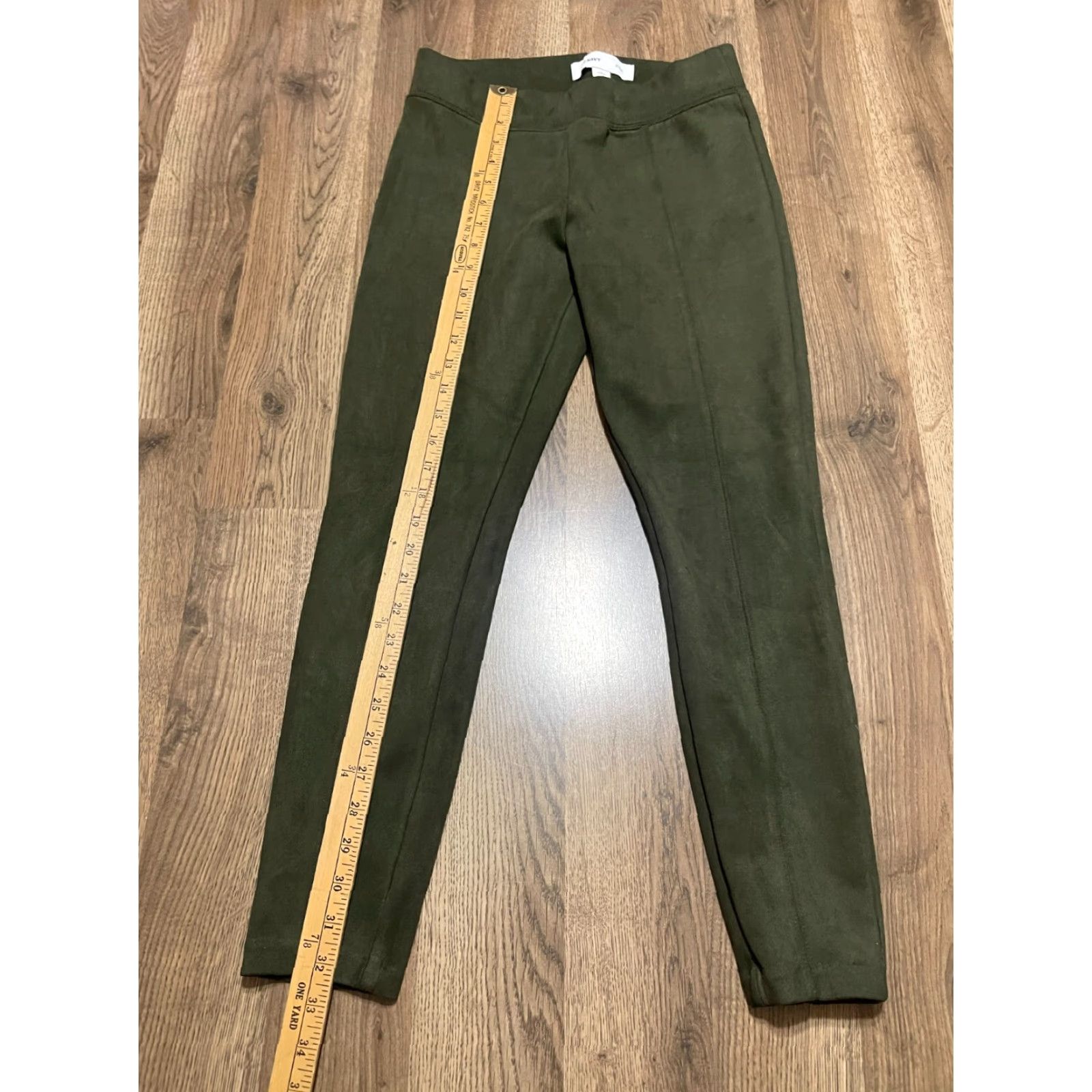Old Navy Old Navy Women's Small Petite Green Velvet STEVIE Pull On Pants, Leggings, Ankle, 25 in Inseam, Casual, Fall/Spring/Summer Female Mens Womens? Size 28" / US 6 / IT 42 - 6 Thumbnail