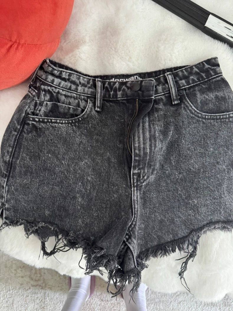 Alexander Wang Alexander Wang Classic Denim Shorts Size 30" / US 8 / IT 44 - 1 Thumbnail