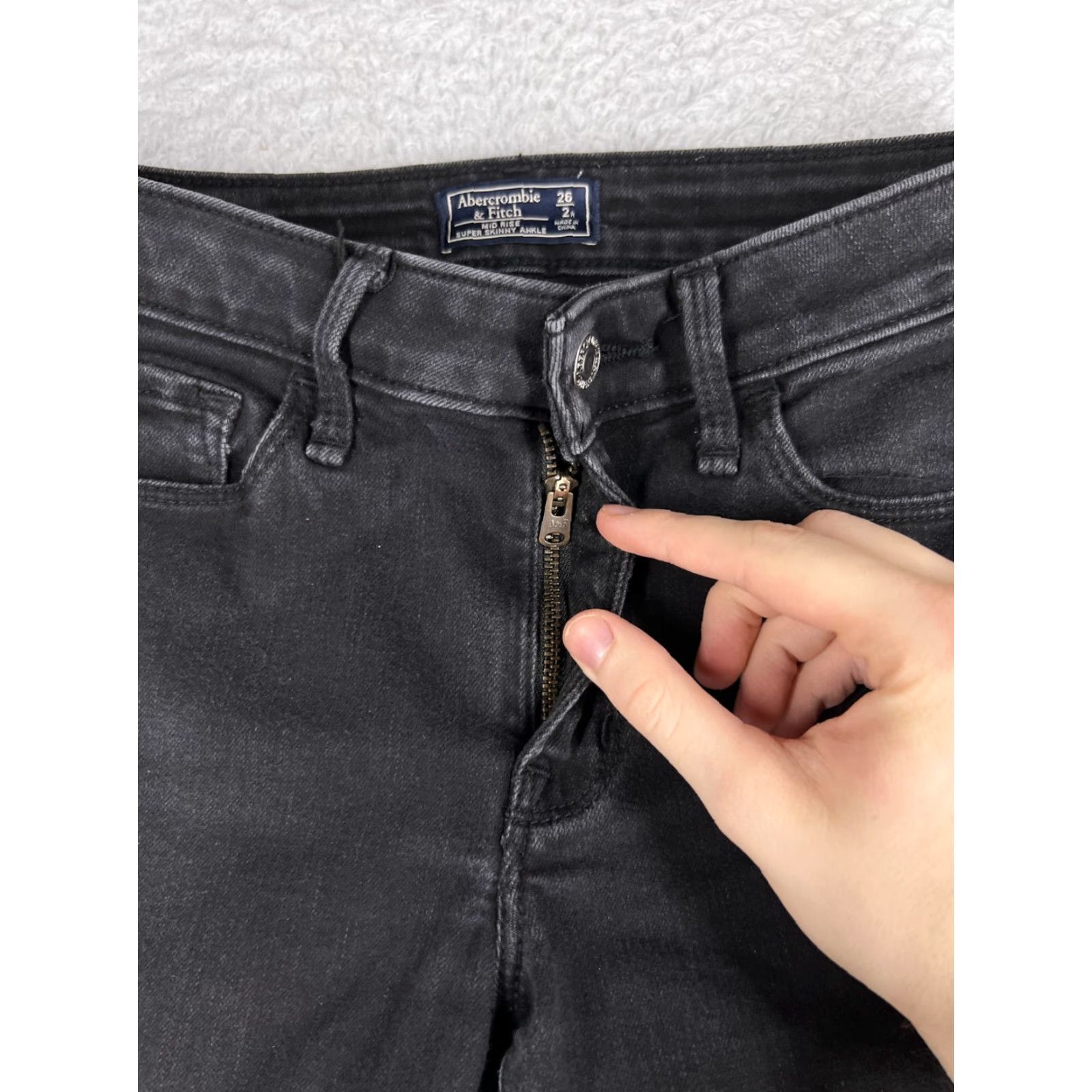 Abercrombie & Fitch Abercrombie & Fitch Jeans Women 26/2 Black Tapered Super Skinny Ankle Size 26" / US 2 / IT 38 - 6 Thumbnail