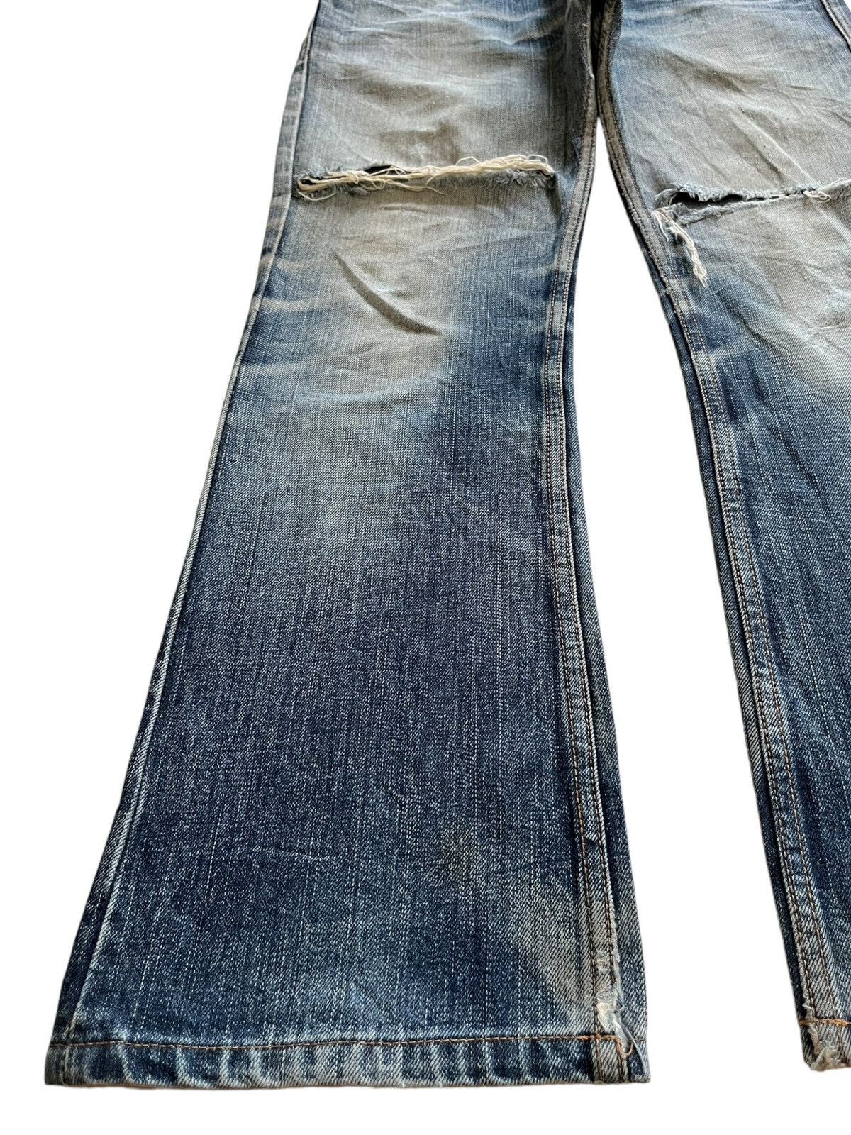 Japanese Brand Vintage Japanese Brand Fade Wash Distressed Flared Jeans Size US 30 / EU 46 - 6 Thumbnail