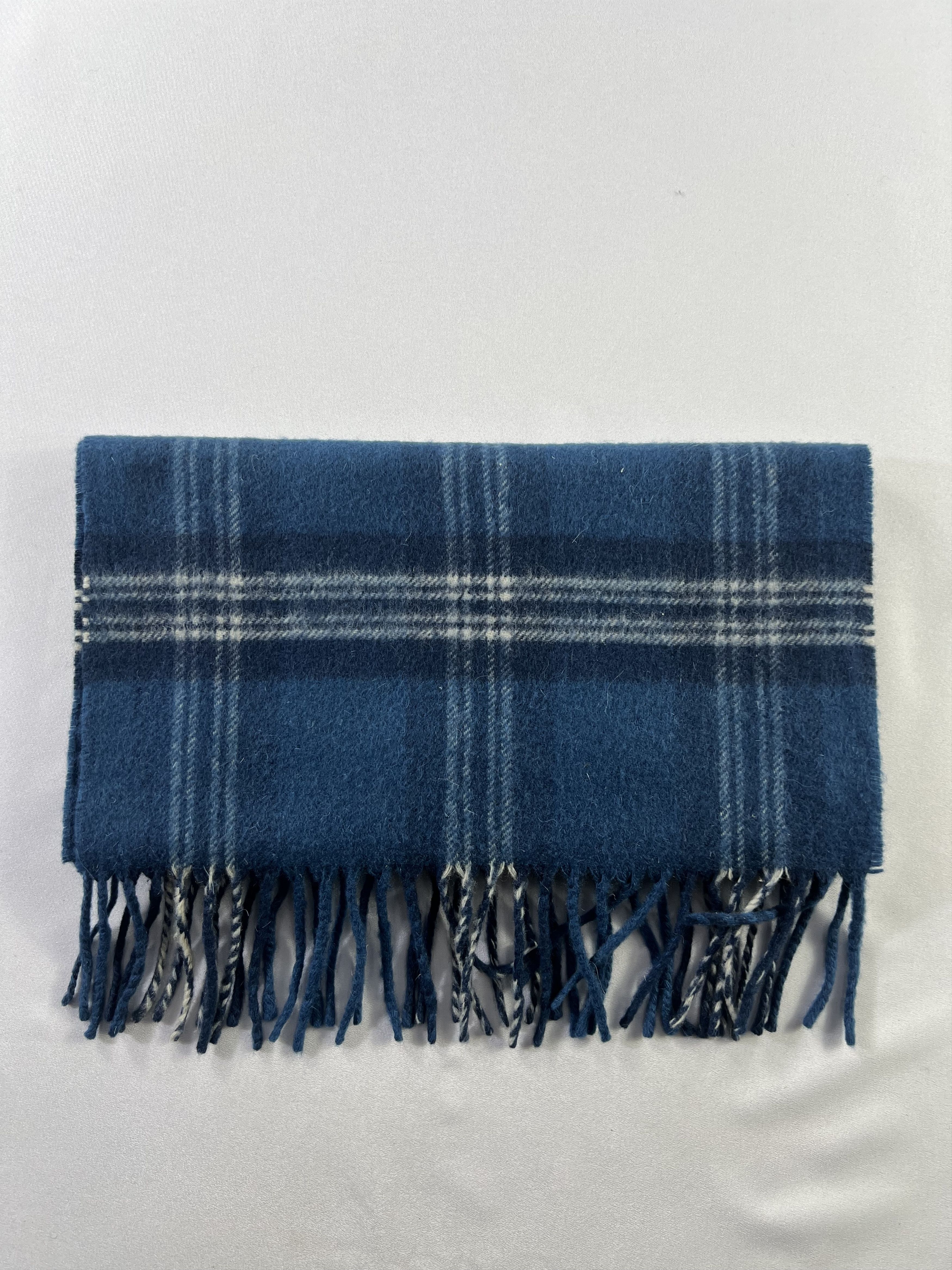 Johnstons Of Elgin Johnstons Of Elgin Scarf / Muffler / Neckwear P1017 Size ONE SIZE - 8 Thumbnail