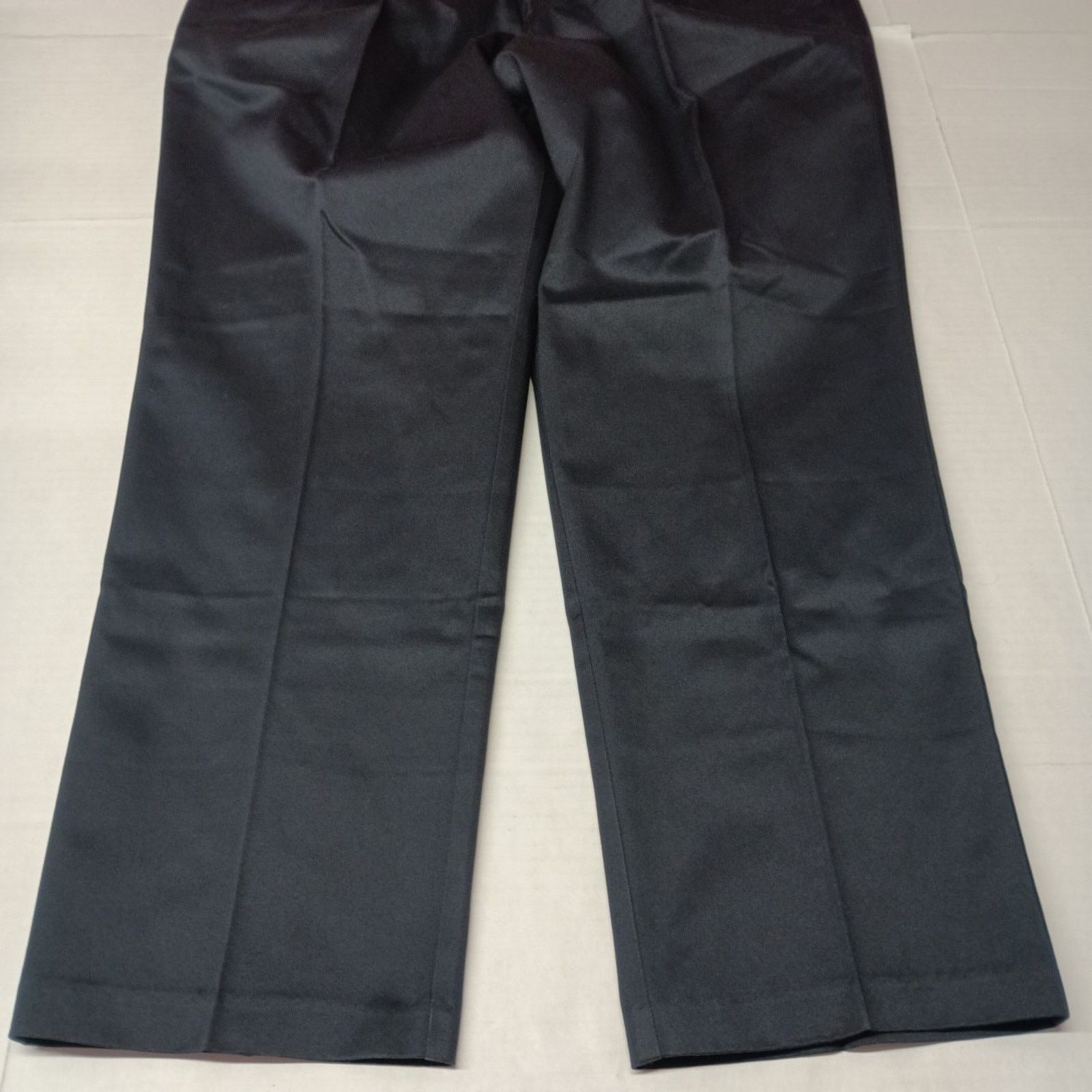 Dockers Dockers Signature Khakis Men's 44x32 Black Classic Pleated Size US 44 / EU 60 - 3 Thumbnail