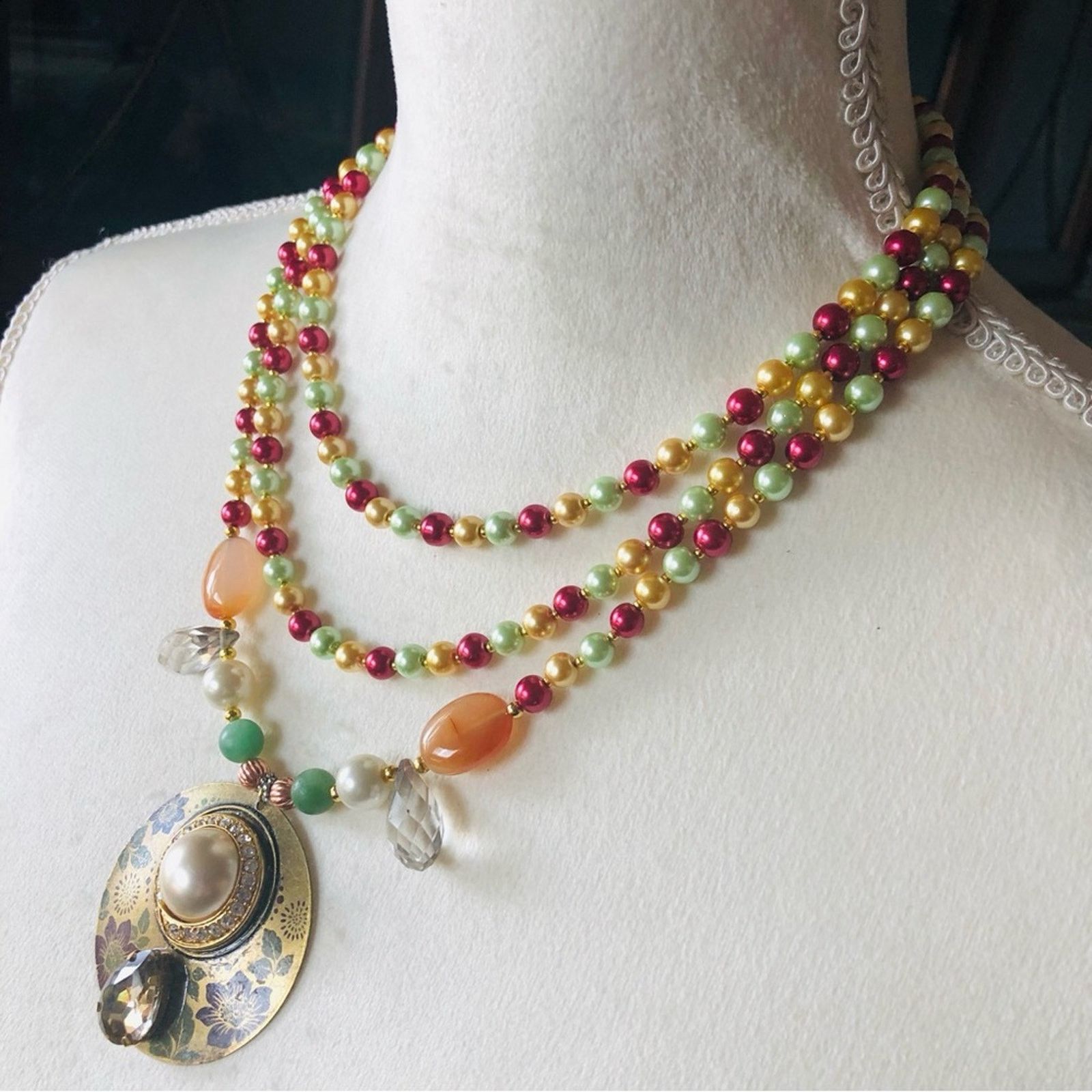 Handmade Handcrafted repurpose large amulet pendant Pearl necklace Size ONE SIZE - 4 Thumbnail