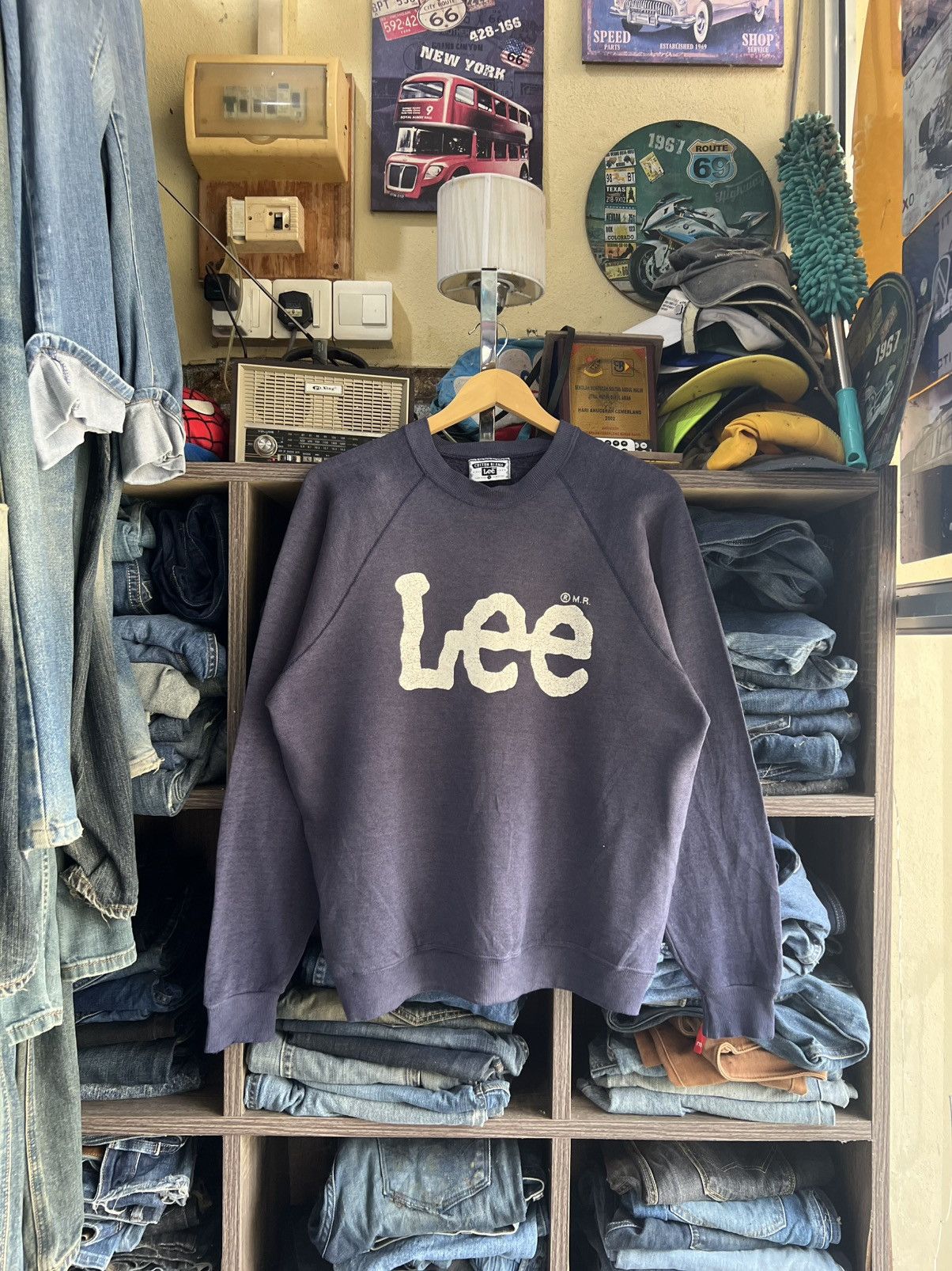 Lee 🔥Vintage Sun Faded Lee Made in Usa Crewneck Sweatshirt Size US M / EU 48-50 / 2 - 1 Thumbnail