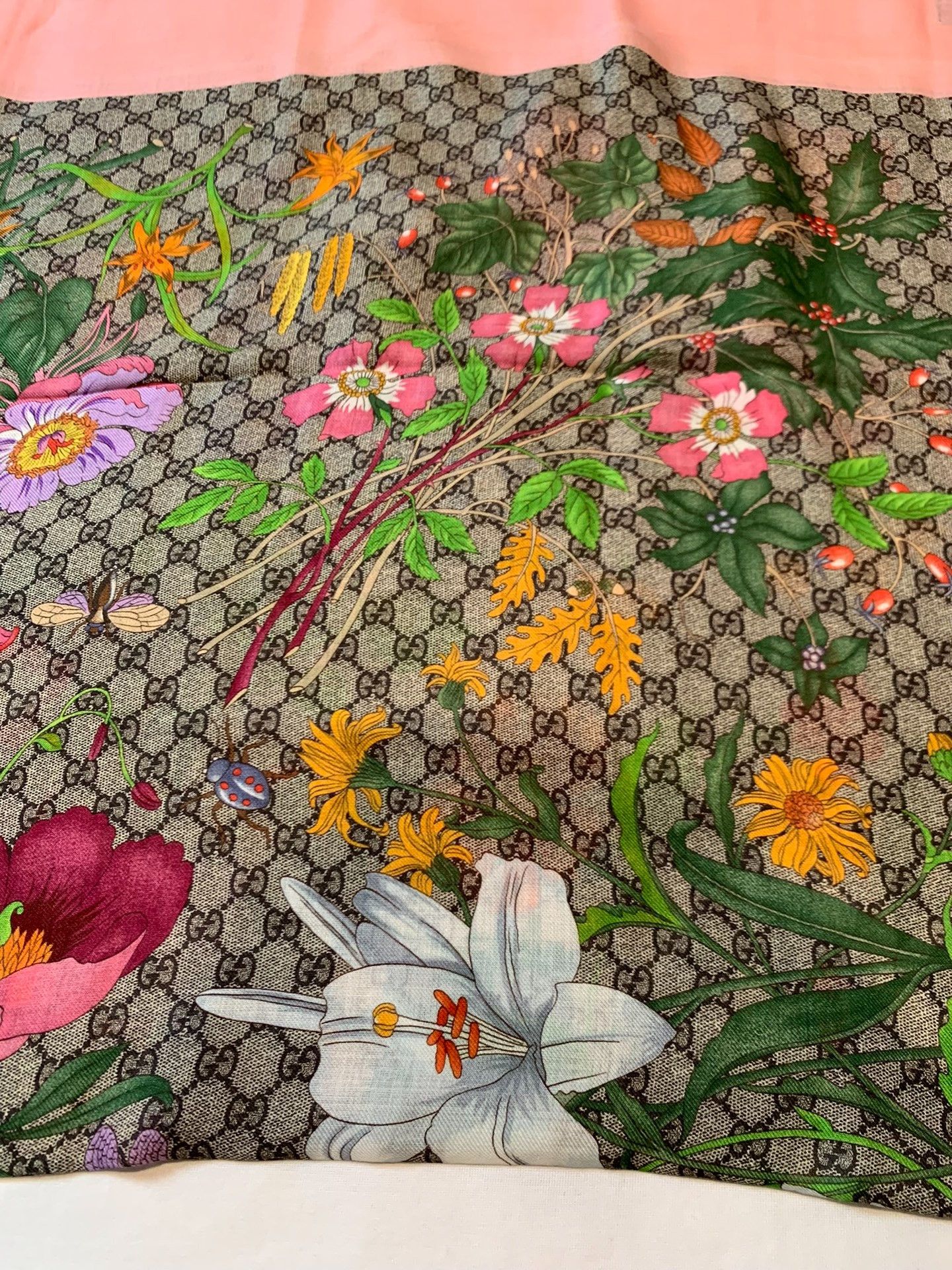 Gucci Gucci New Floral Full Print Shawl Scarf 2501-Nextarrow Size ONE SIZE - 1 Thumbnail
