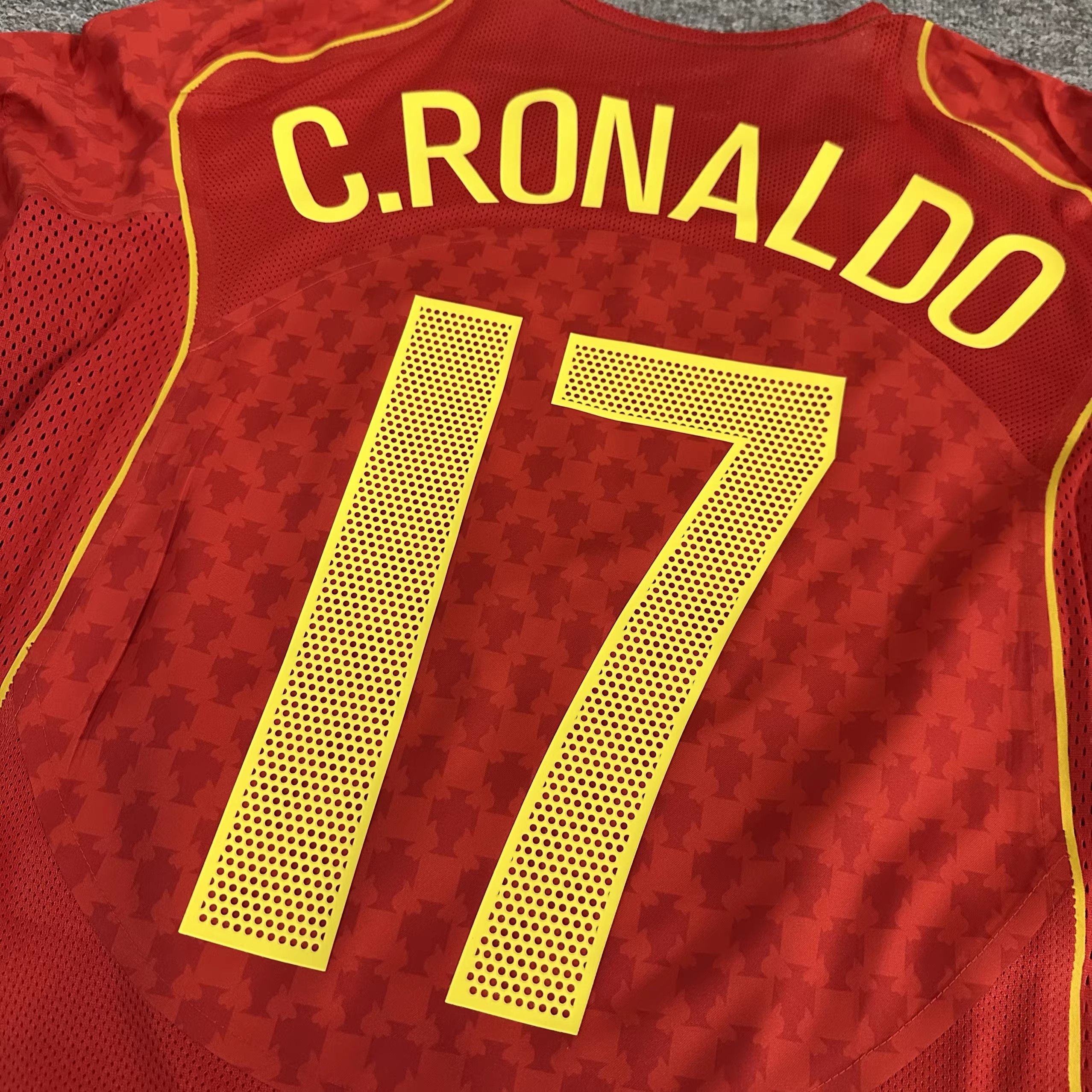 Other 2004 Portugal #7 C Ronaldo Jersey Size US XL / EU 56 / 4 - 4 Thumbnail