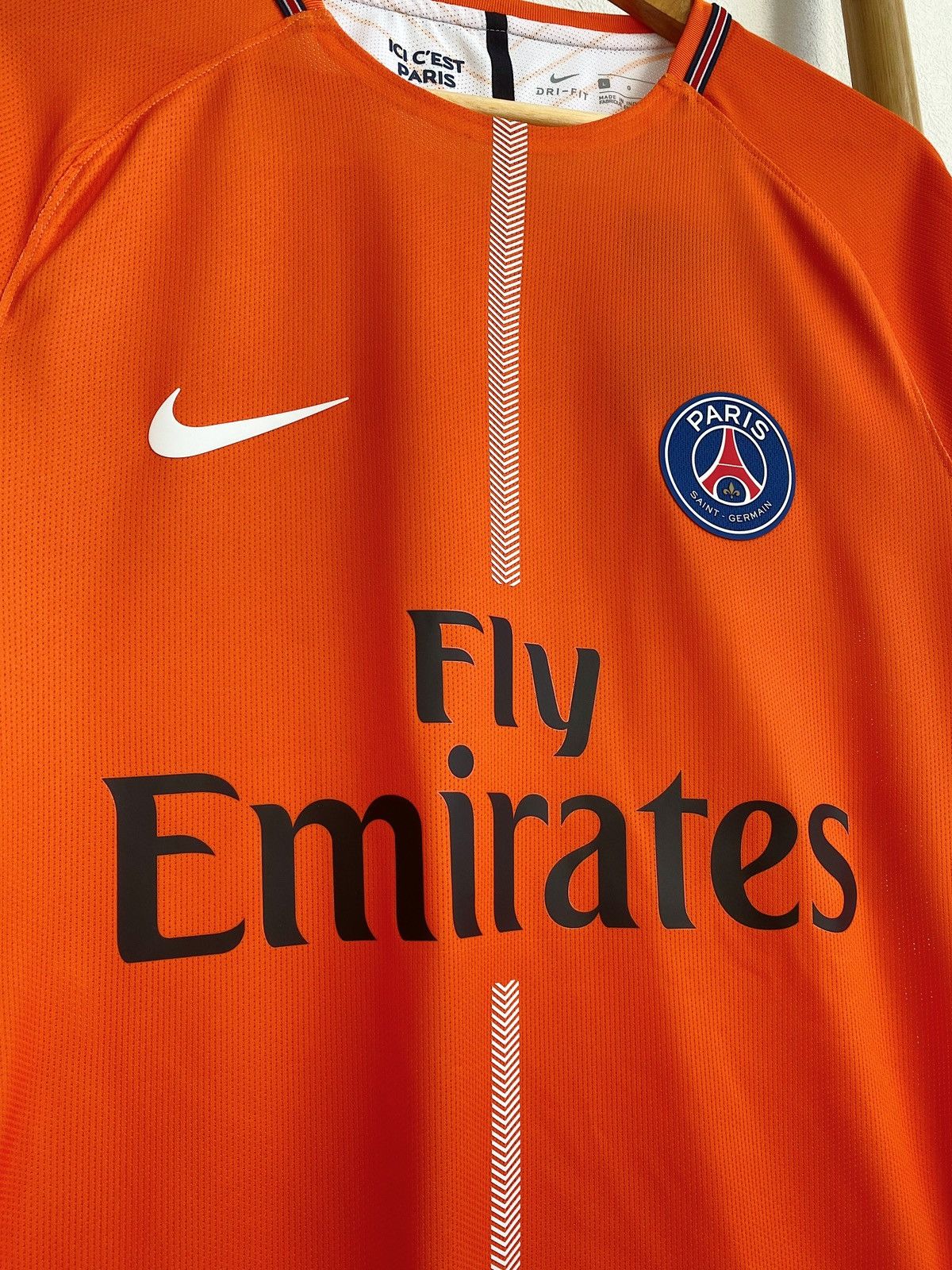 Nike BNWT NIKE PSG 2017/2018 Player GK Football Shirt Jersey Size US L / EU 52-54 / 3 - 23 Thumbnail