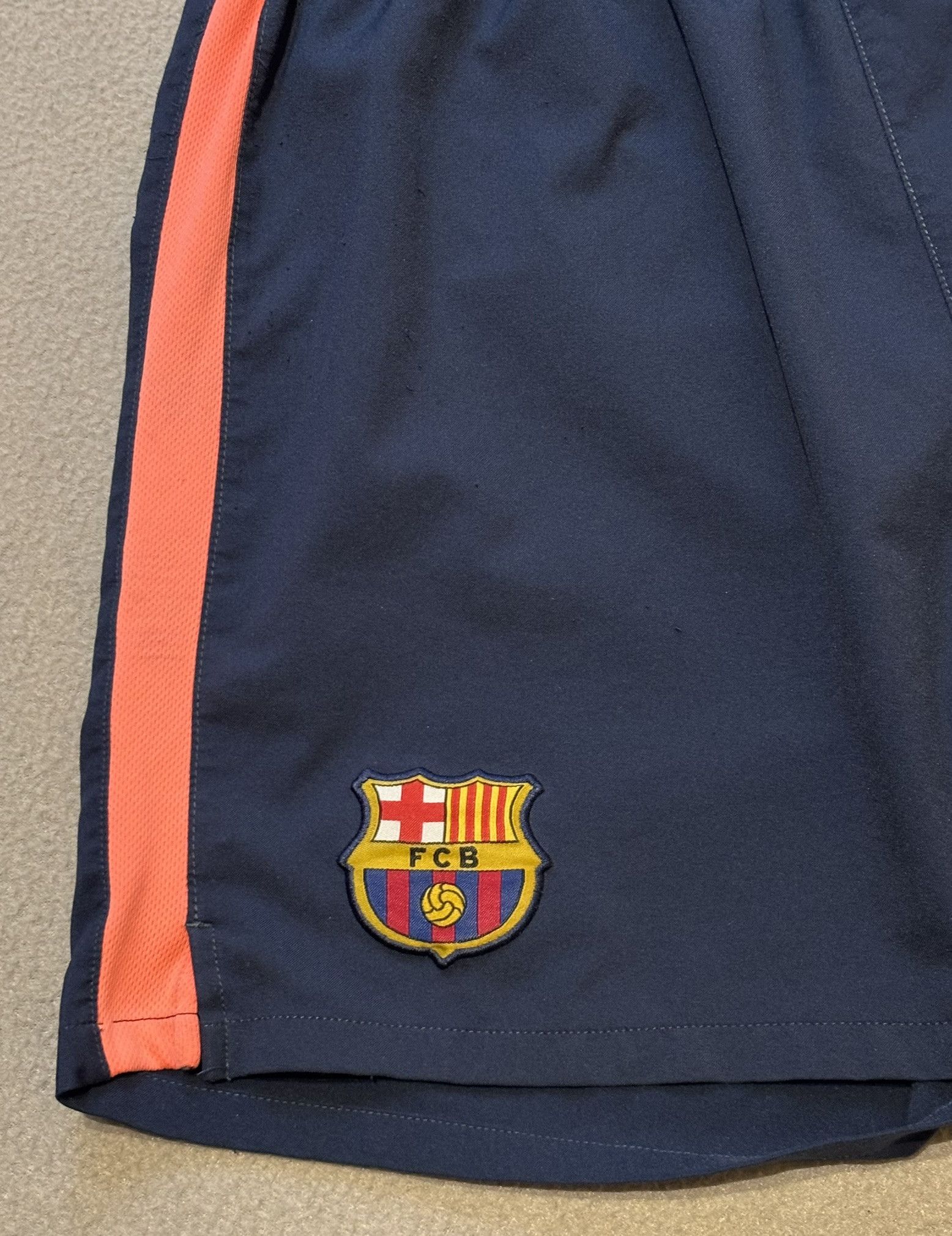 Nike FC Barcelona 2009/2010 Nike Football Shorts size S Size US 31 - 6 Thumbnail