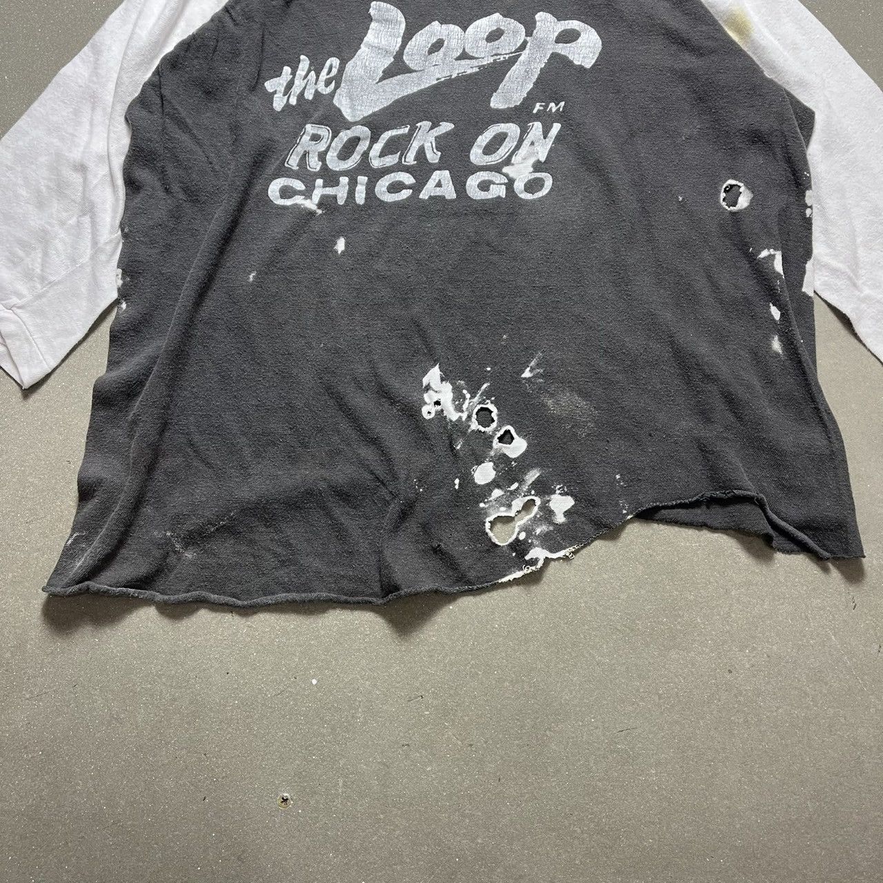 Other The Loop FM Rock on Chicago T-shirt Size US M / EU 48-50 / 2 - 5 Thumbnail